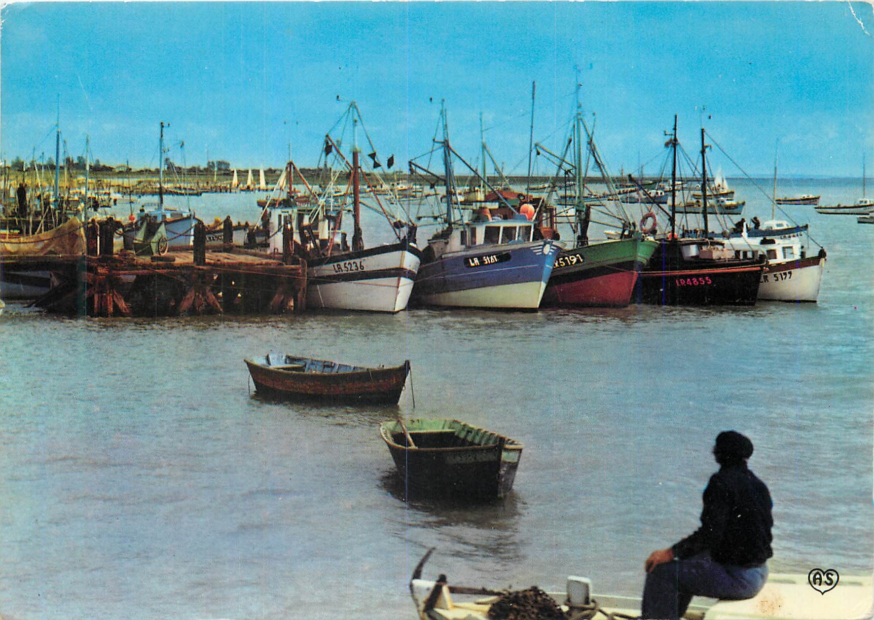 CPM L Aiguillon sur Mer Vendee Le Port Bateaux de peche
