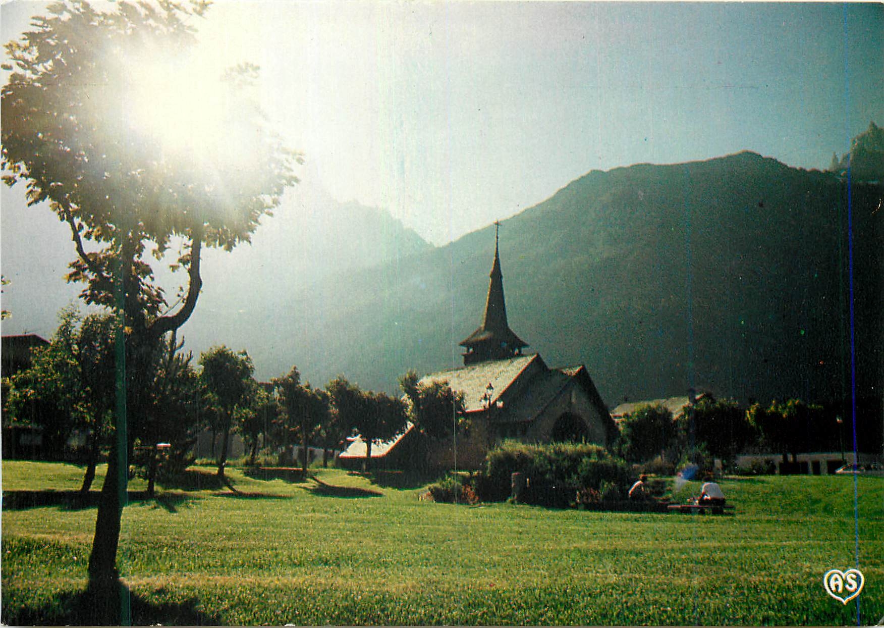 CPM Massif du Mont Blanc Contre jour sur la Chapelle des Praz 
