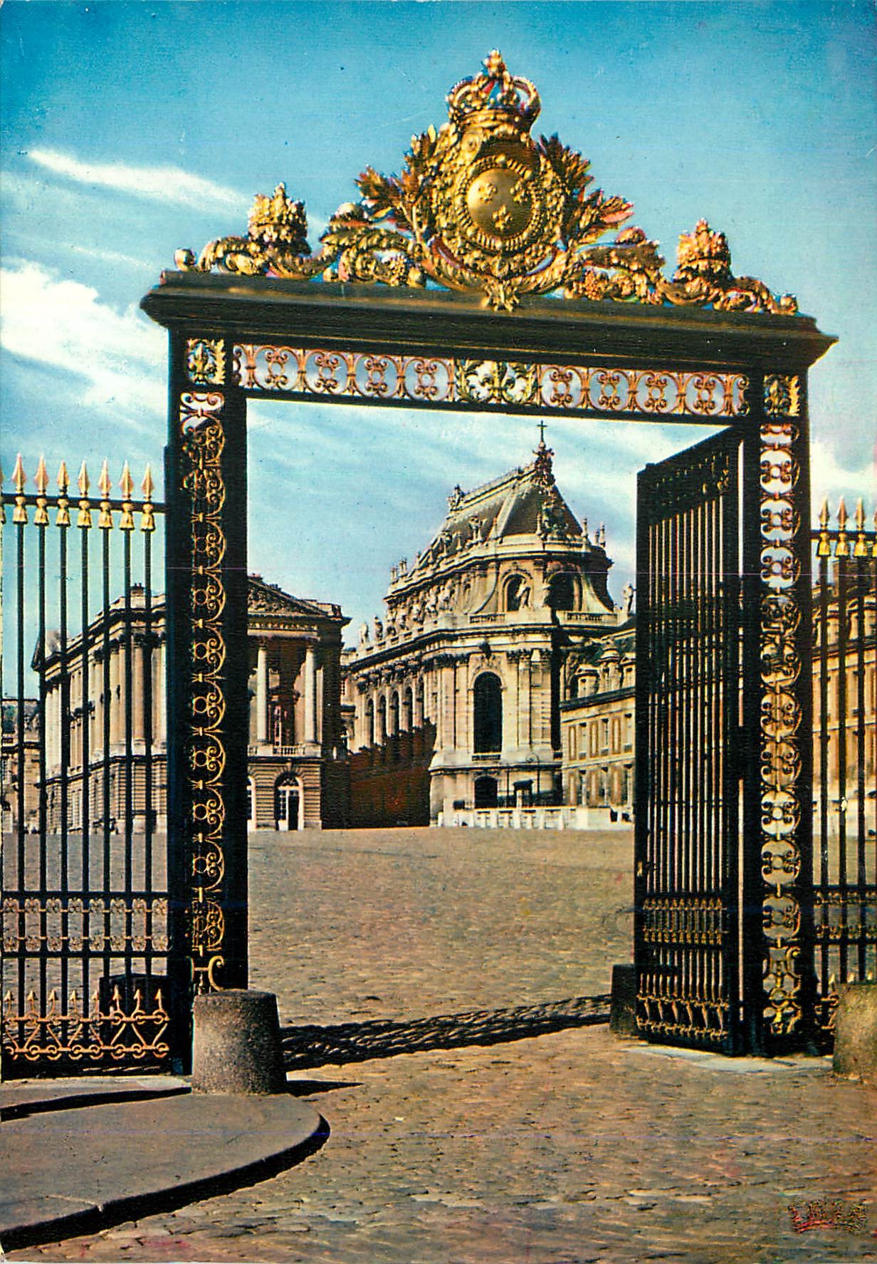 CPM Chateau de Versailles La Grille d Honneur 