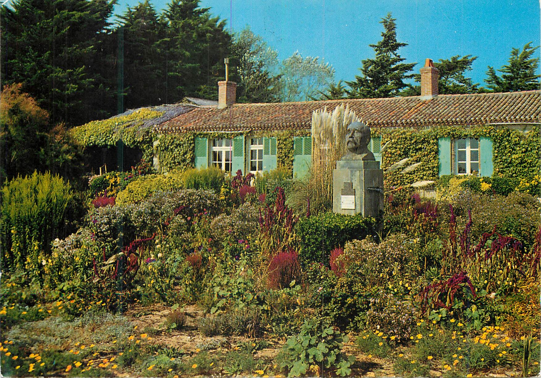 CPM Saint Vincent sur Jard Maison de Clemenceau Le Jardin et la Maison 