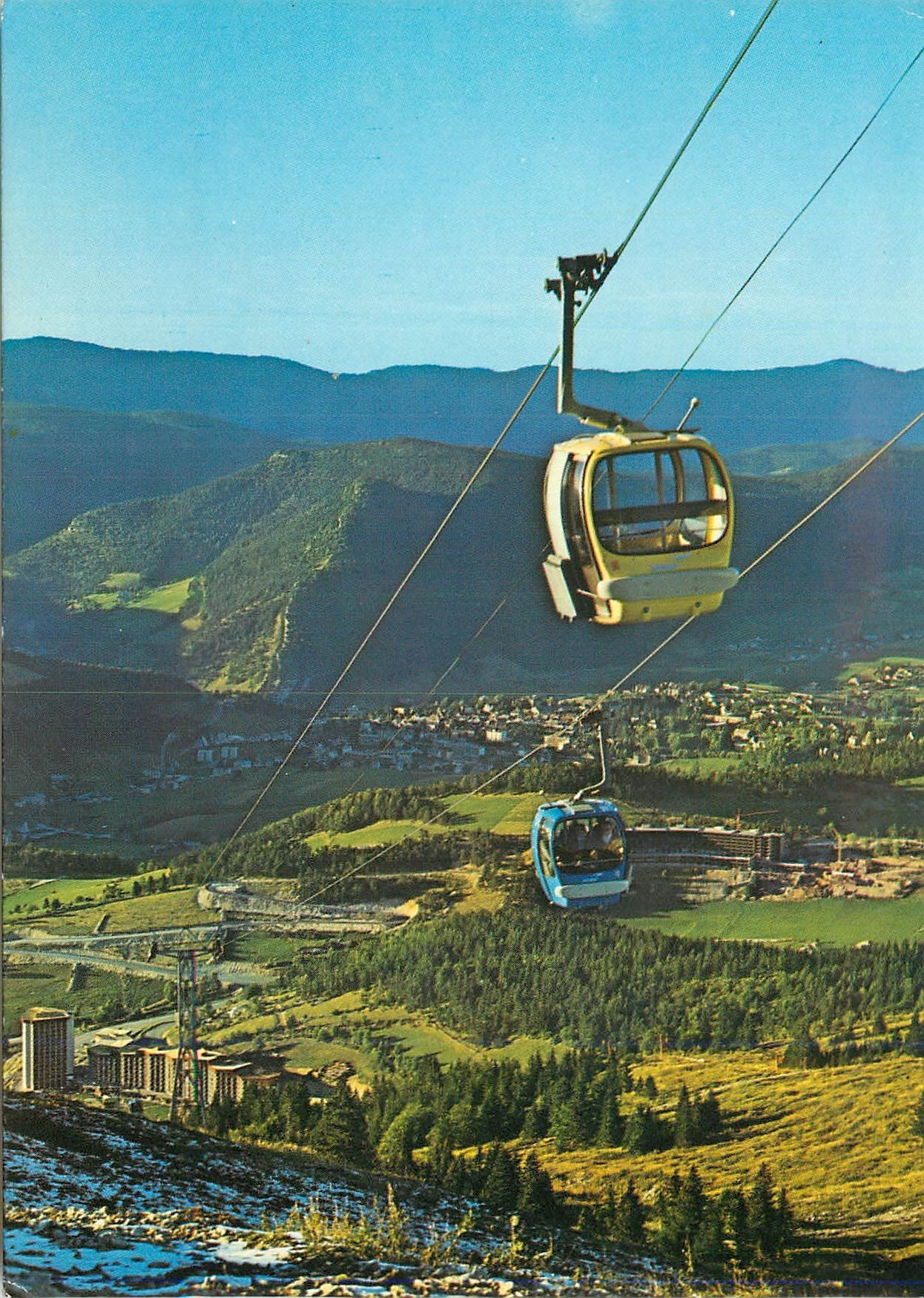 CPM Vue de la Cote Le telecabine le plus moderne du monde Au premier plan Le Balcon de Villard de Lans 