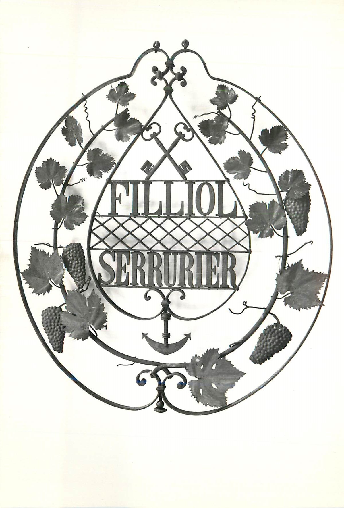 CPM Musee Carnavalet Enseigne du Serrurier Filliol 
