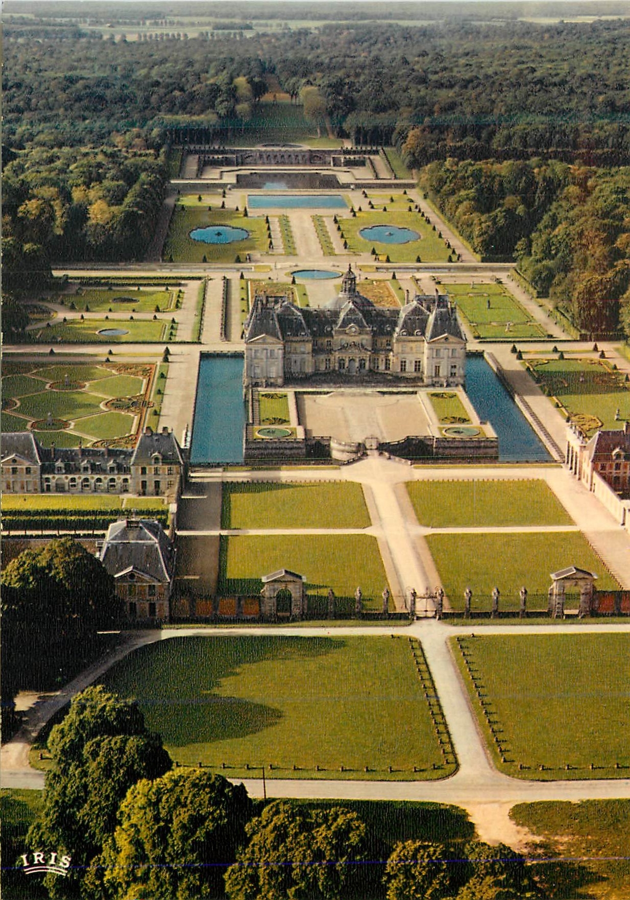 CPM Chateau de Vaux Le Vicomte Acces Nord et vue generale du Domaine 