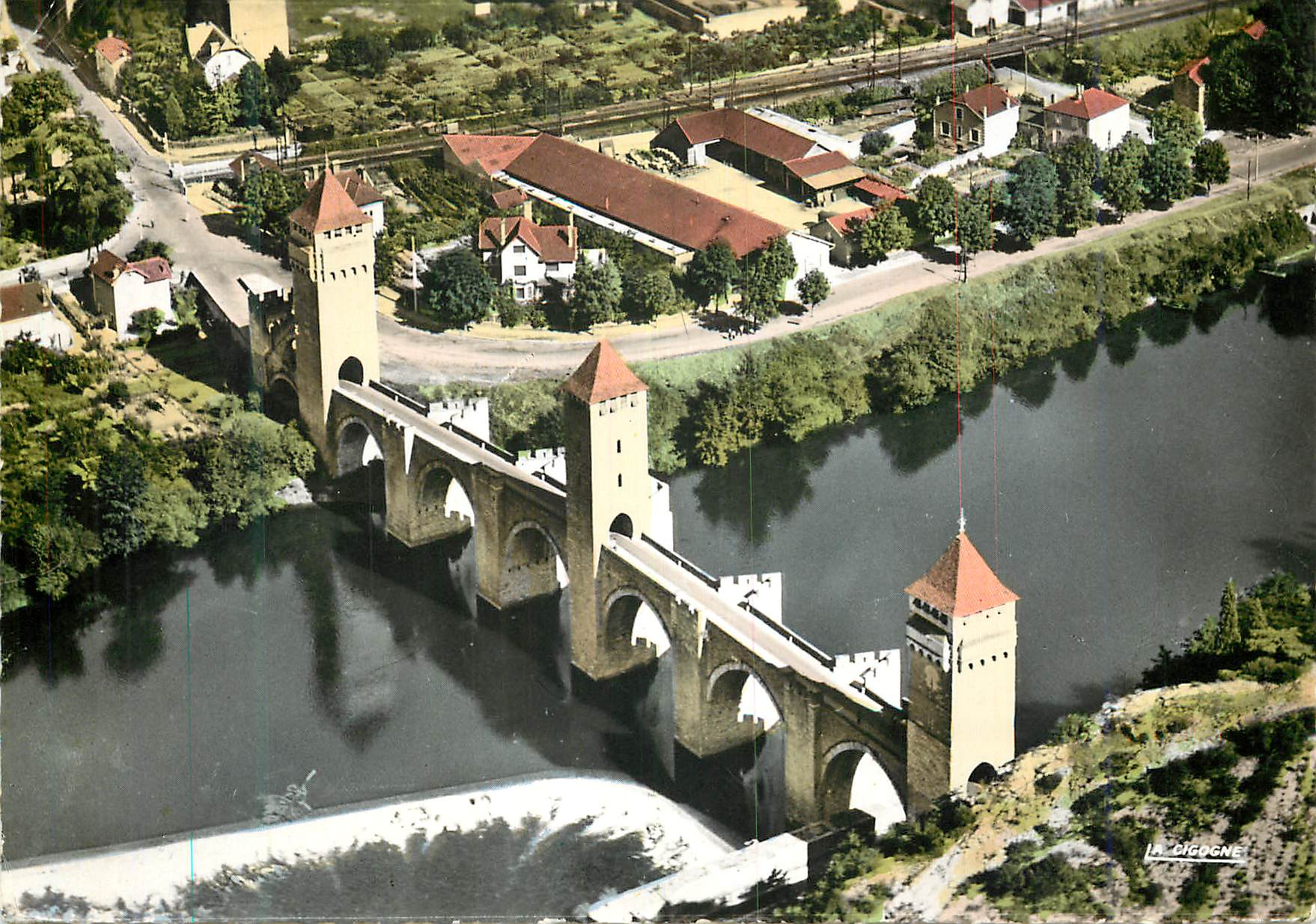 CPM Cahors Vue aerienne du Pont Valentre 