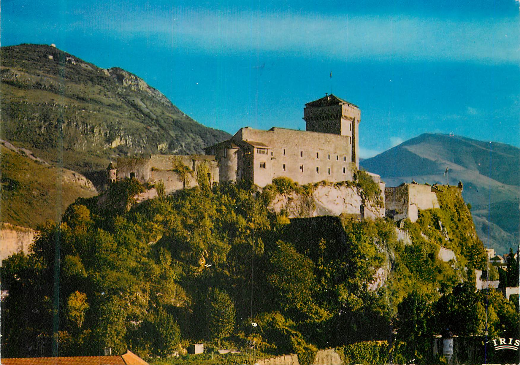 Château fort et le Pic du Jer — Lourdes — Éditeur IRIS, n° 107