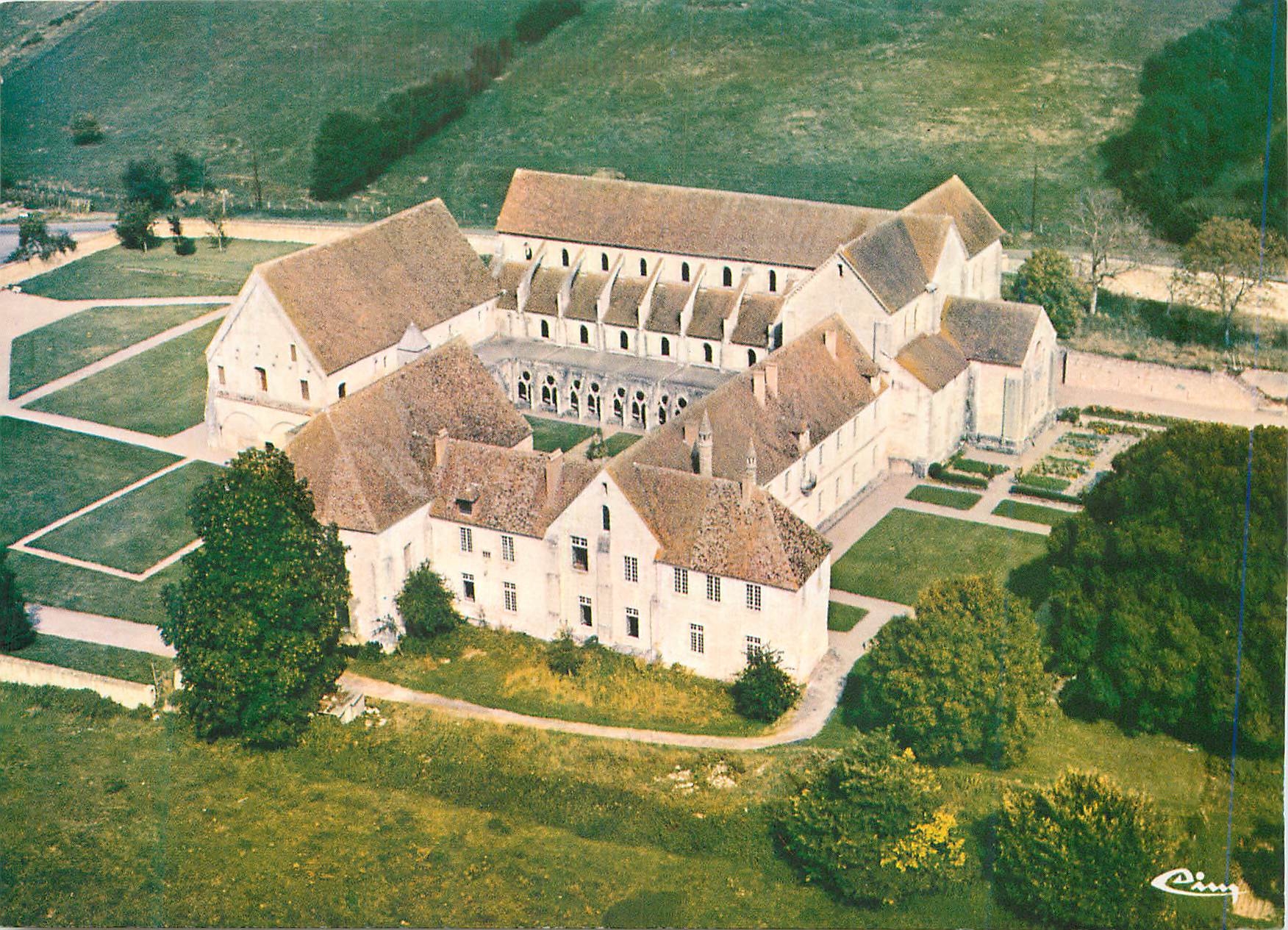 Bruère-Allichamps (Cher) — Vue aérienne sur l'Abbaye de Noirlac (Monument historique typique de l'Art Cistercien) — Éditions Combier - Macon