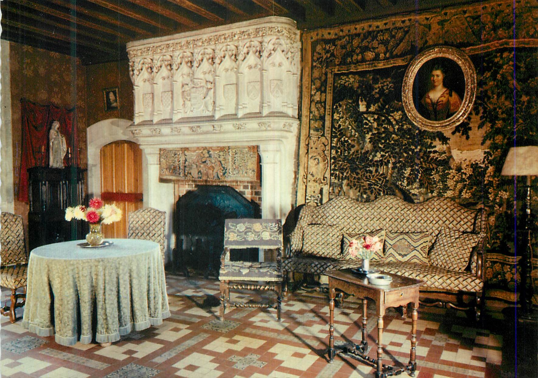 CPM Lassay sur Croisne Chateau du Moulin Le Salon 