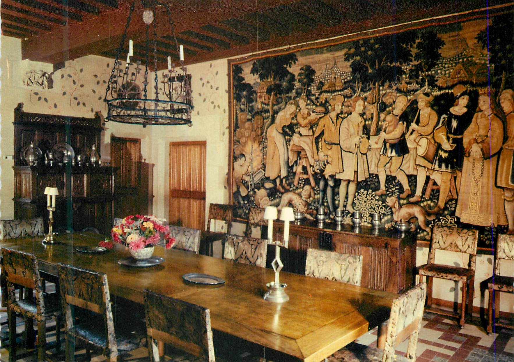 CPM Lassay sur Croisne Chateau du Moulin La Salle a Manger 