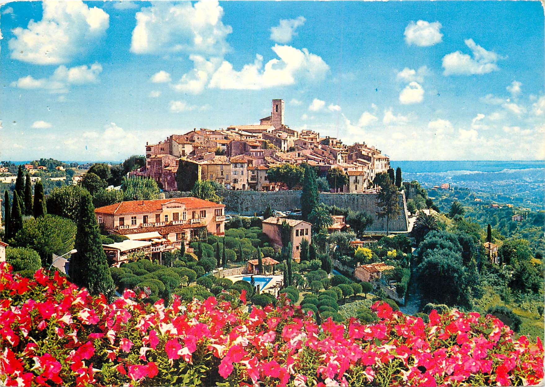 CPM Saint Paul Cote d Azur French Riviera Vue generale du vieux village 