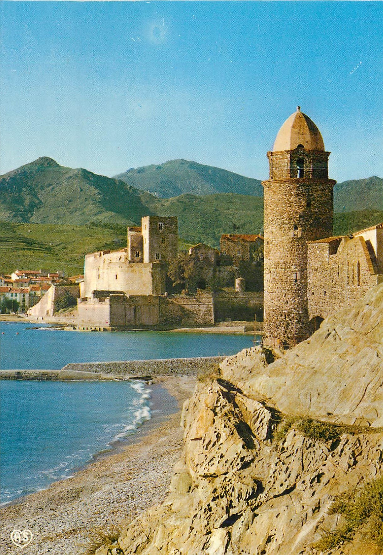 CPM Collioure PO Le clocher de l Eglise et le Chateau Fort 