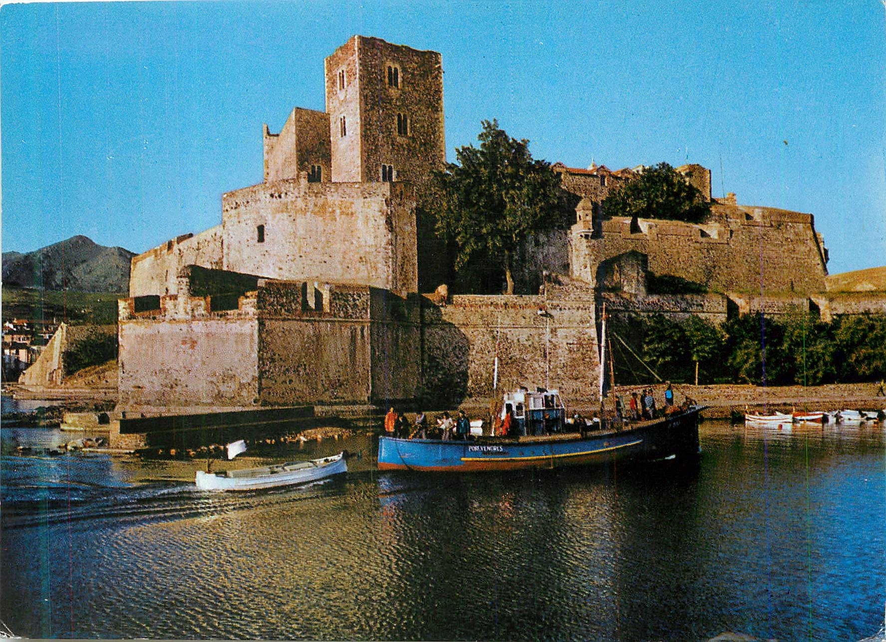 CPM Collioure Le chateau royal Bateau de peche