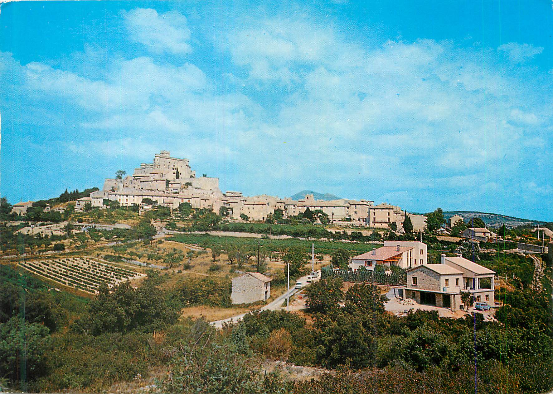 CPM Les Belles Images de Provence Le Barroux Vue generale 