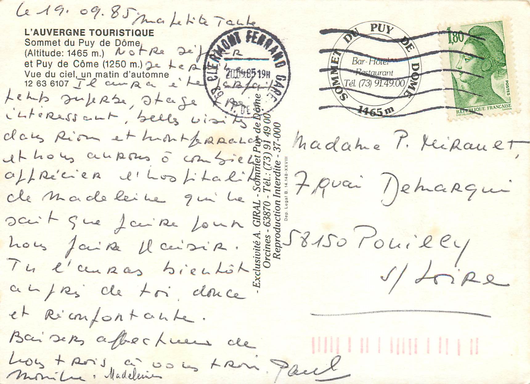 Luftbild des Puy de Dôme und Puy de Côme — L'Auvergne Touristique, Verlag A. Giral, Serie 37-000 — Rückseite