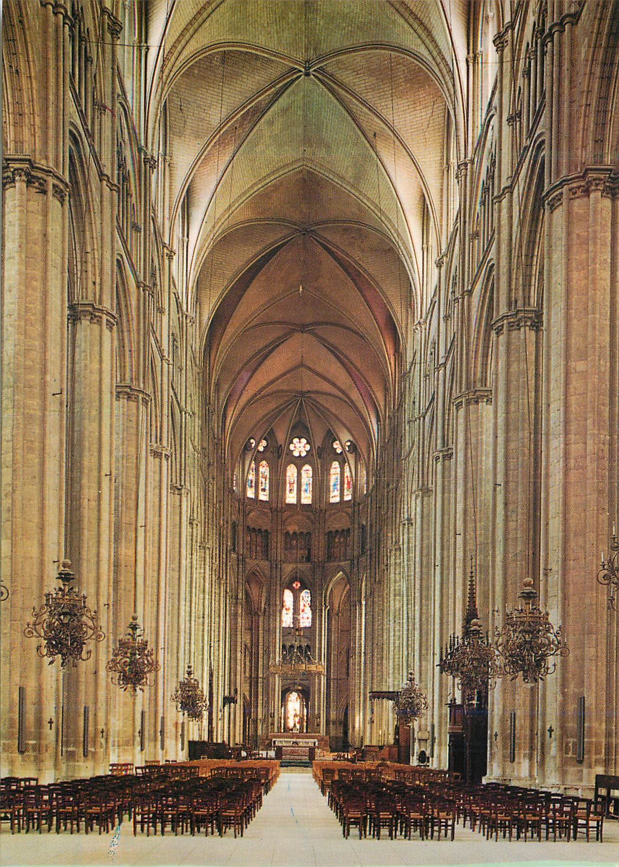 CPM Bourges Cher La Cathedrale St Etienne La Nef 