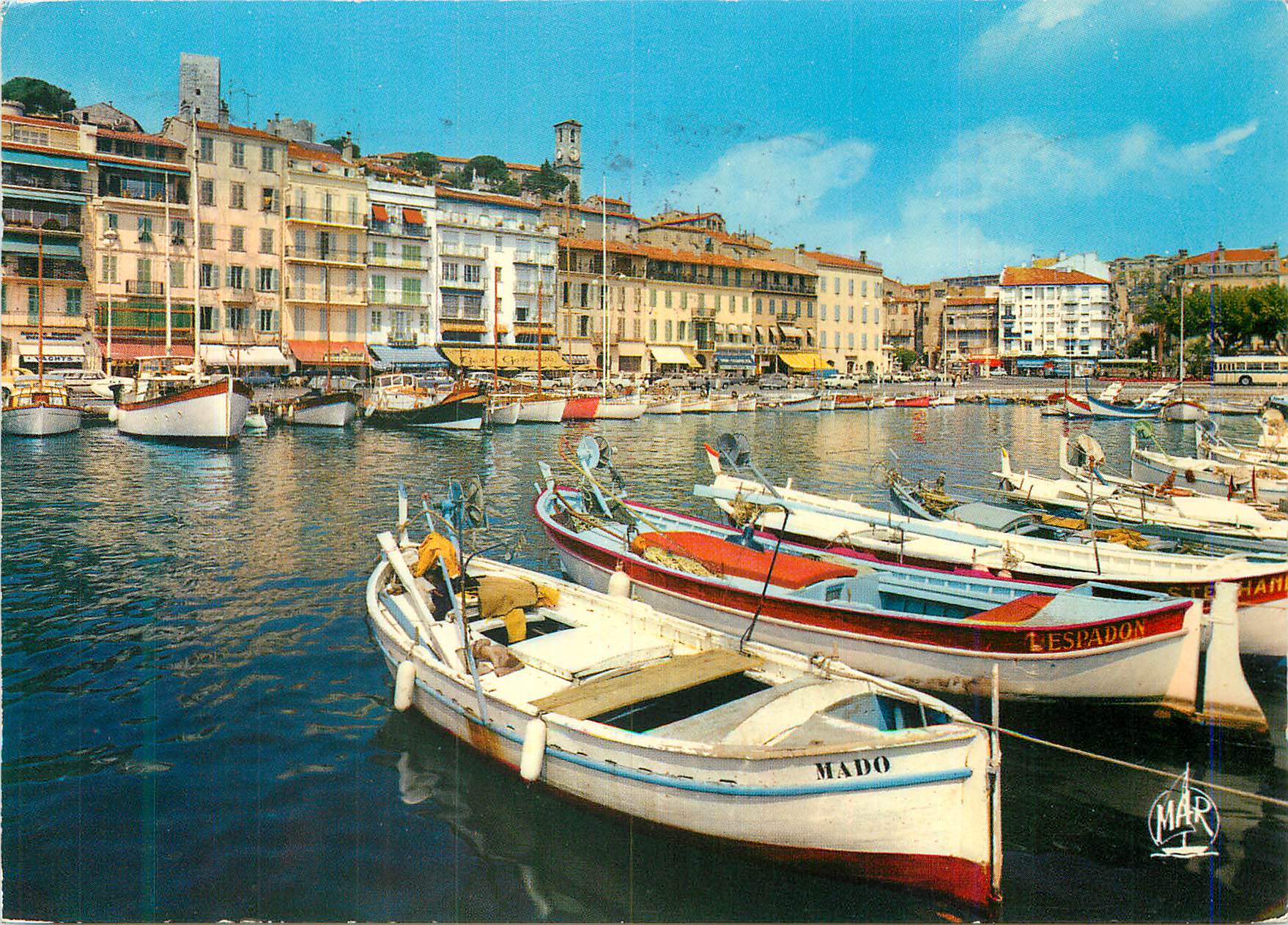 CPM La Cote d Azur Cannes Le Quai St Pierre Bateaux
