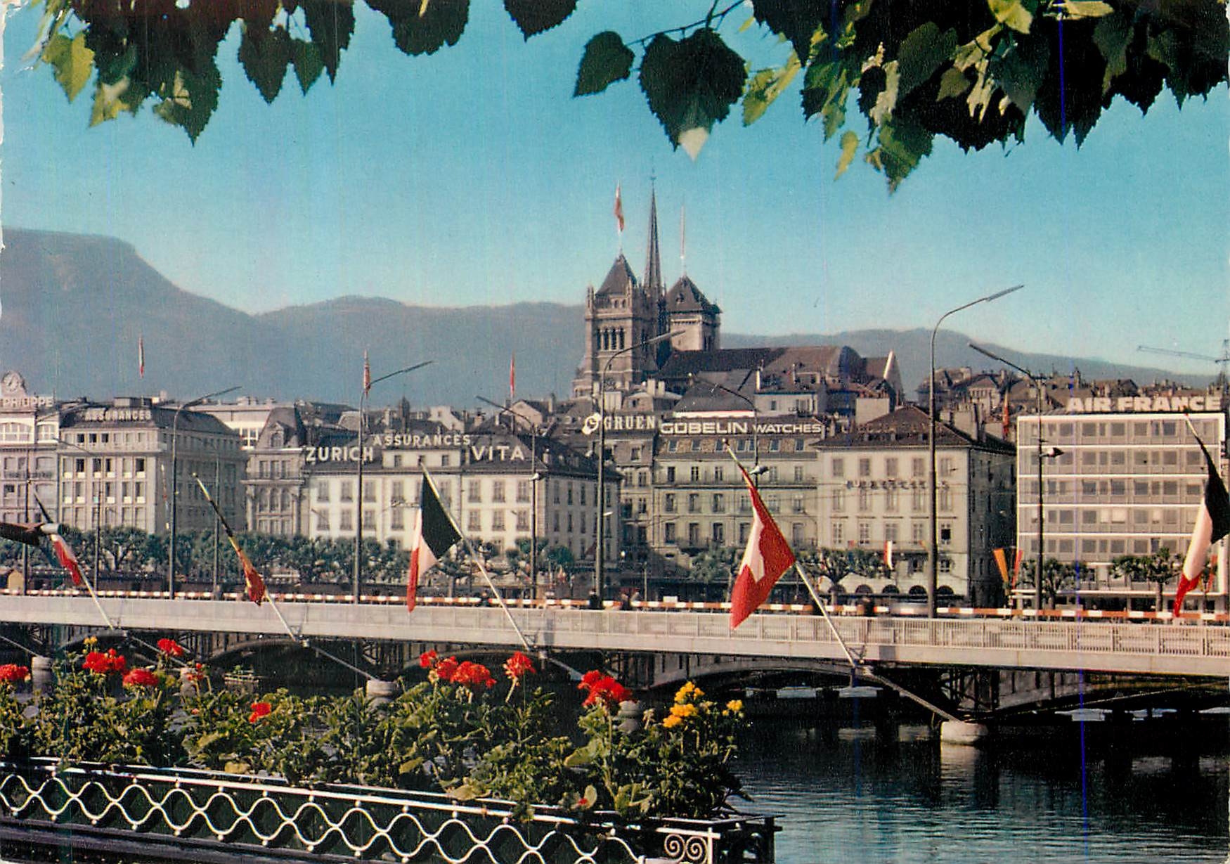 CPM Geneve Le pont du Mont Blanc et la Cathedrale 