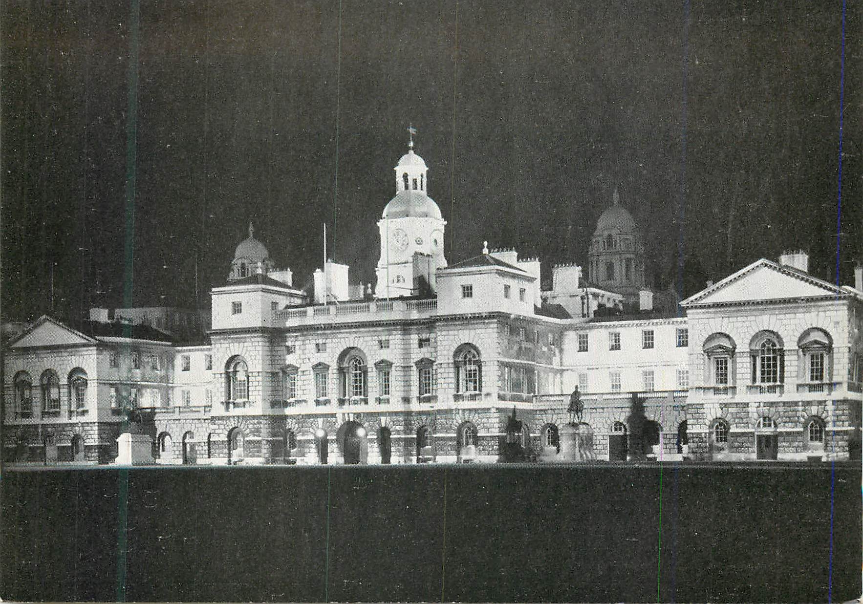 CPM The Horse Guards in Whitehall seen floodlit from the famous ground Militaria