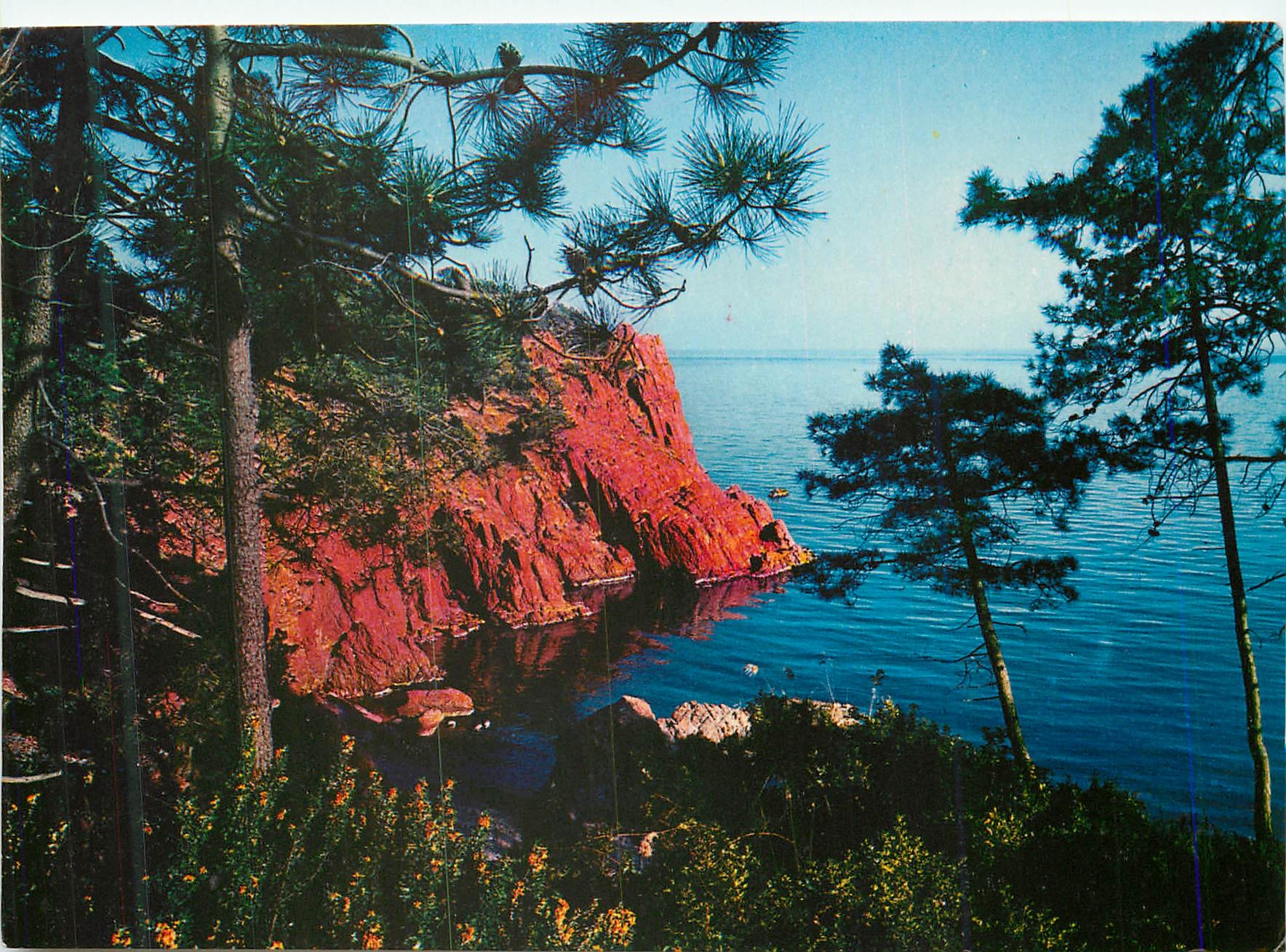 CPM Charme et soleil de la Cote d Azur Les roches rouges 