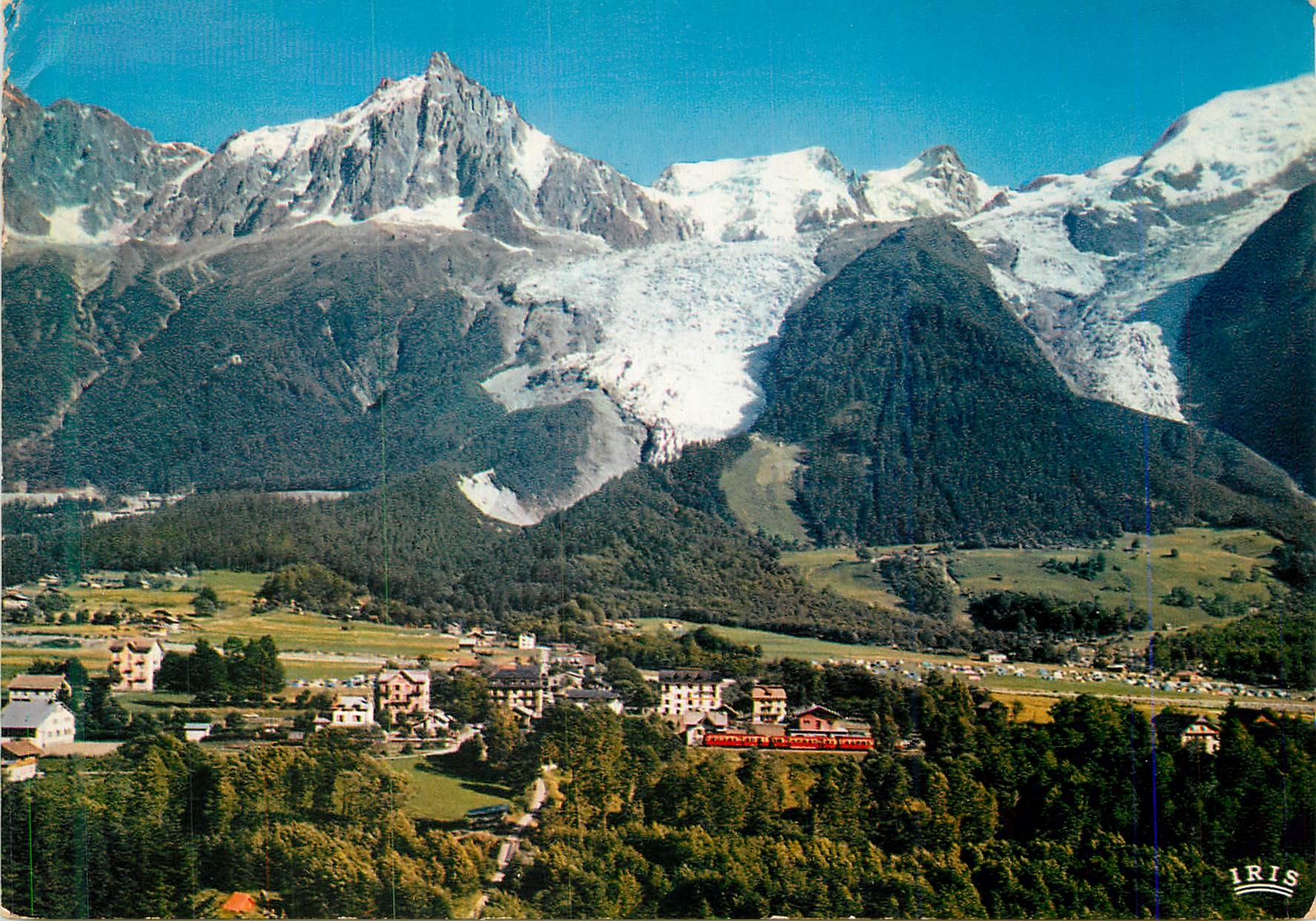 CPM Vallee de Chamonix Mont Blanc Les Bossons Vue generale Aiguille du Midi le Mont Blanc du Tacul 