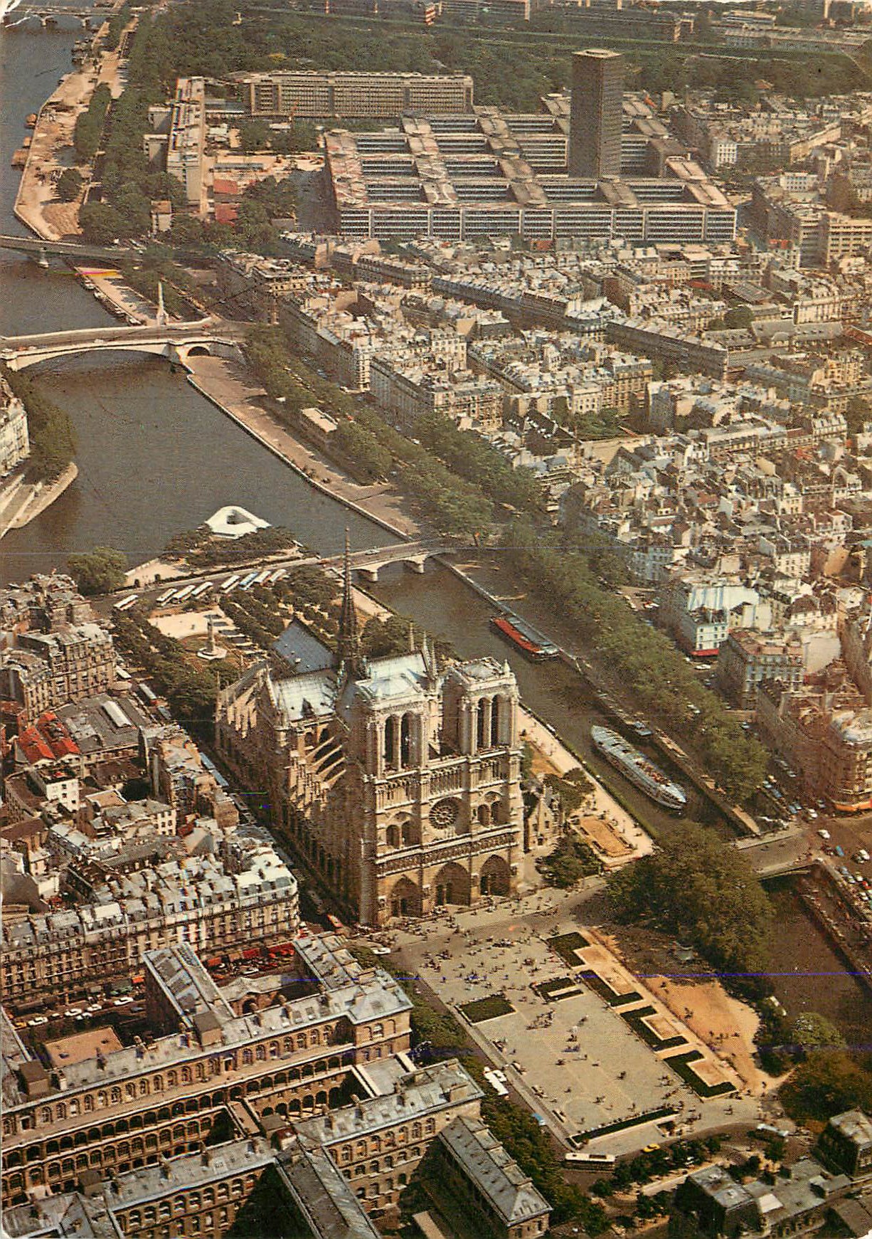 CPM Paris Vue aerienne de Notre Dame 