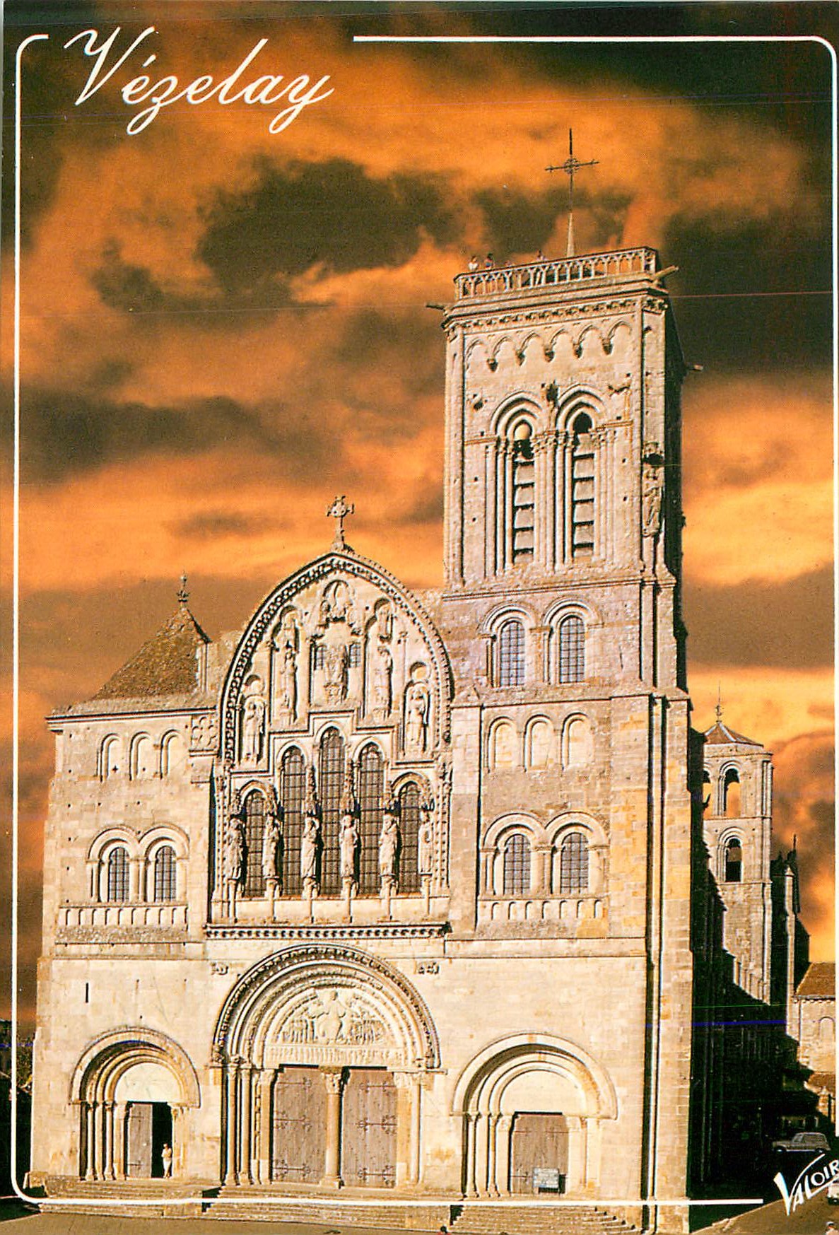 CPM Vezelay Yonne La Basilique Sainte Madeleine La facade 