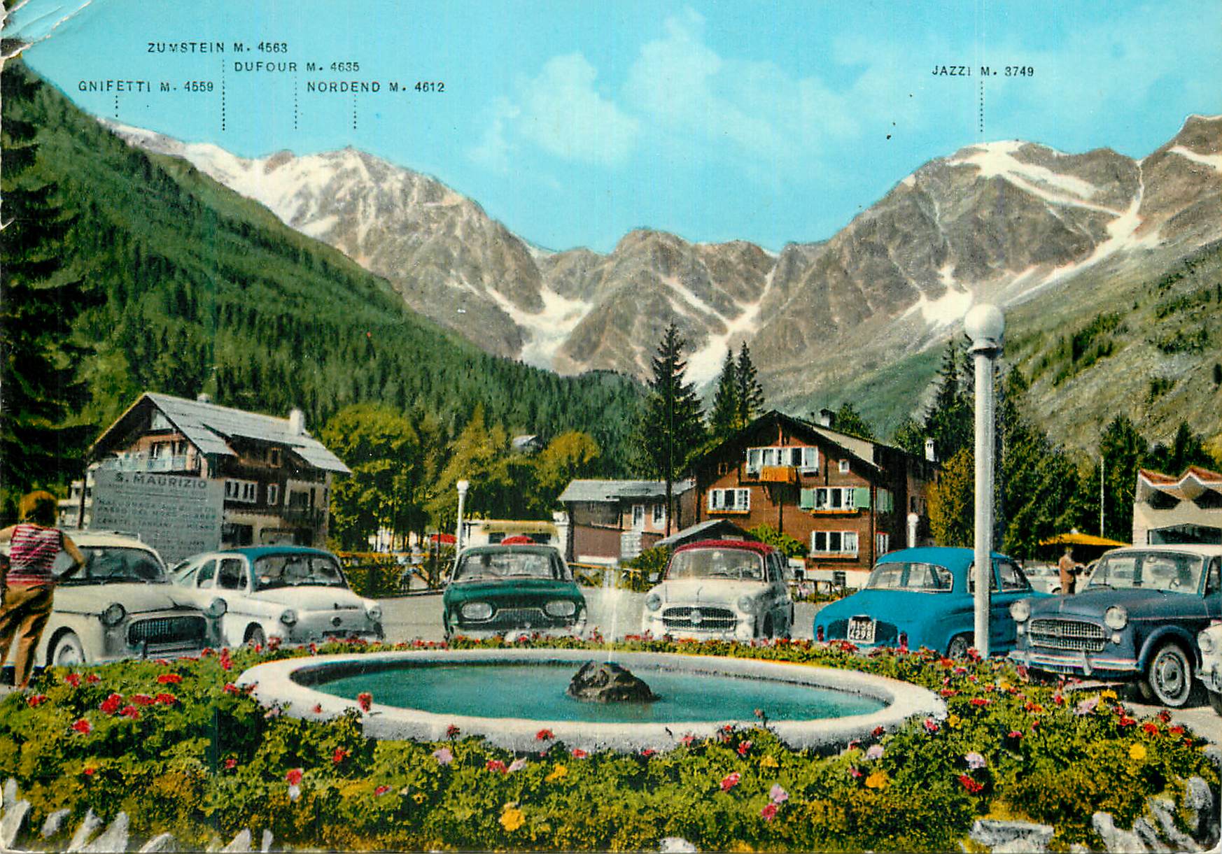 CPM Macugnaga m 1327 Place de l'Hotel de Ville Dans Le Fond Le Monte Rosa