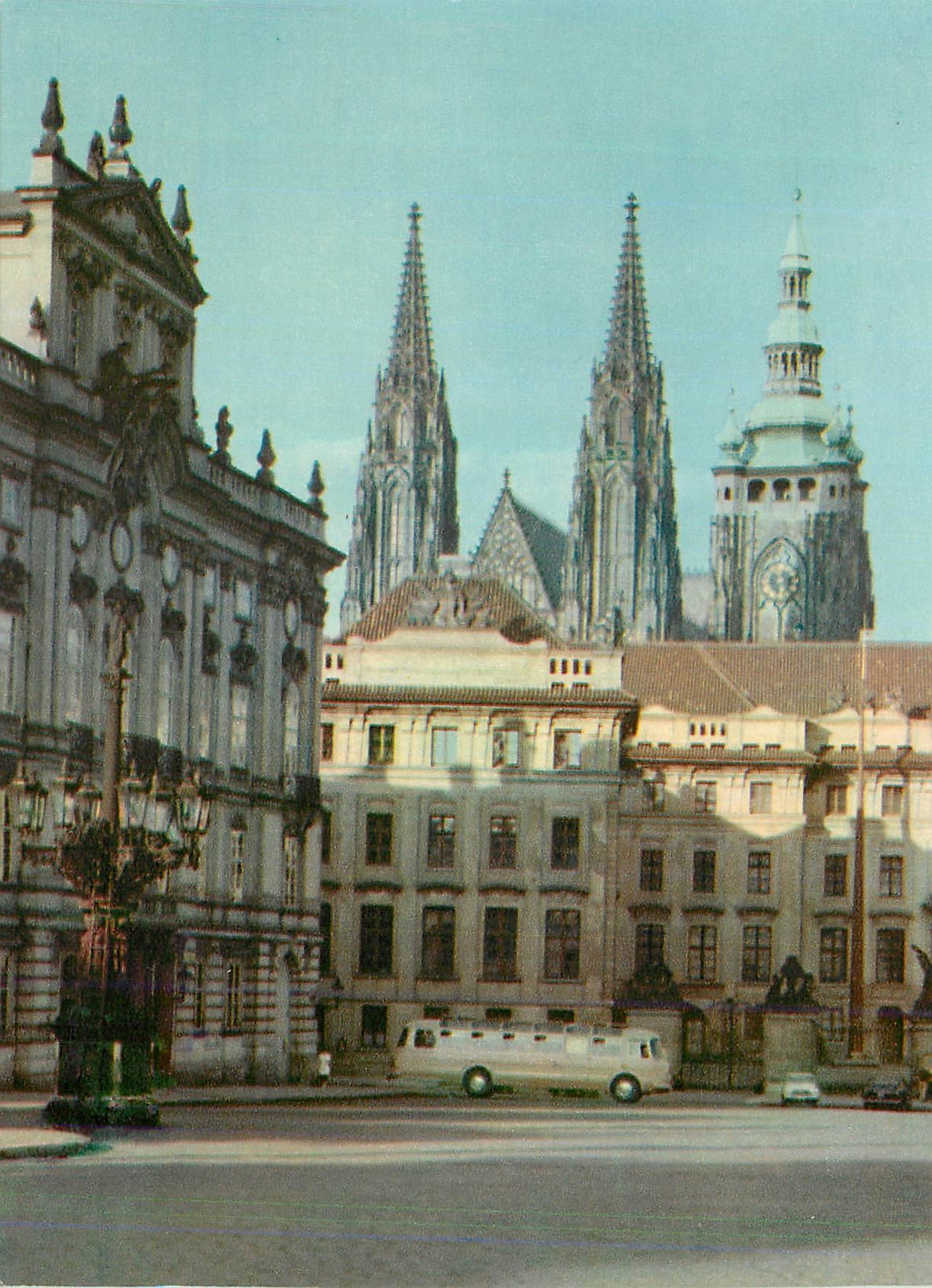 Prague Castle — vue depuis la place Hradčanské — NAKLADATELSTVÍ ORBIS PRAHA