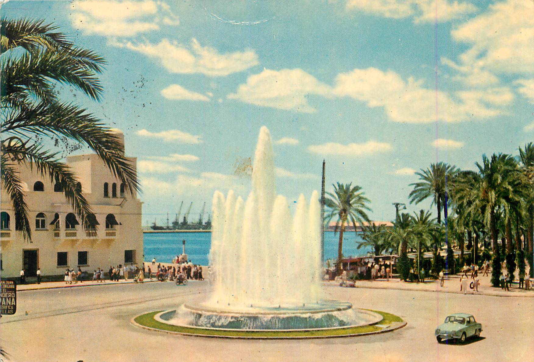 CPM Alicante Place de la Mer Fontaine Lumineuse