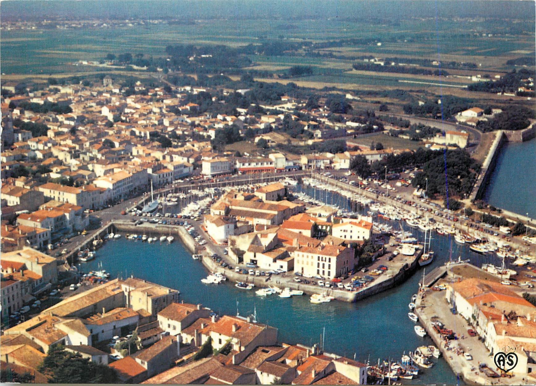 CPM Ile de Re (Ch Mme) Saint Martin Vue Generale