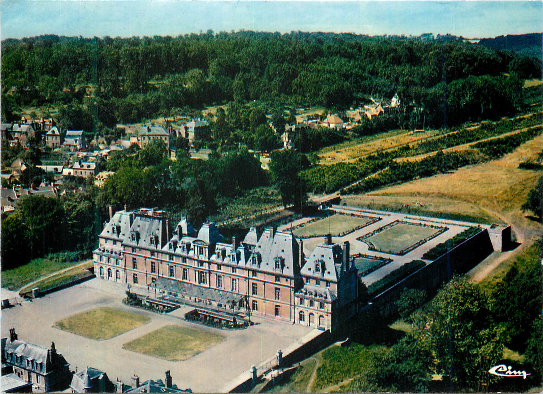 CPM Eu (Seine Mar) Vue Aerienne du Chateau