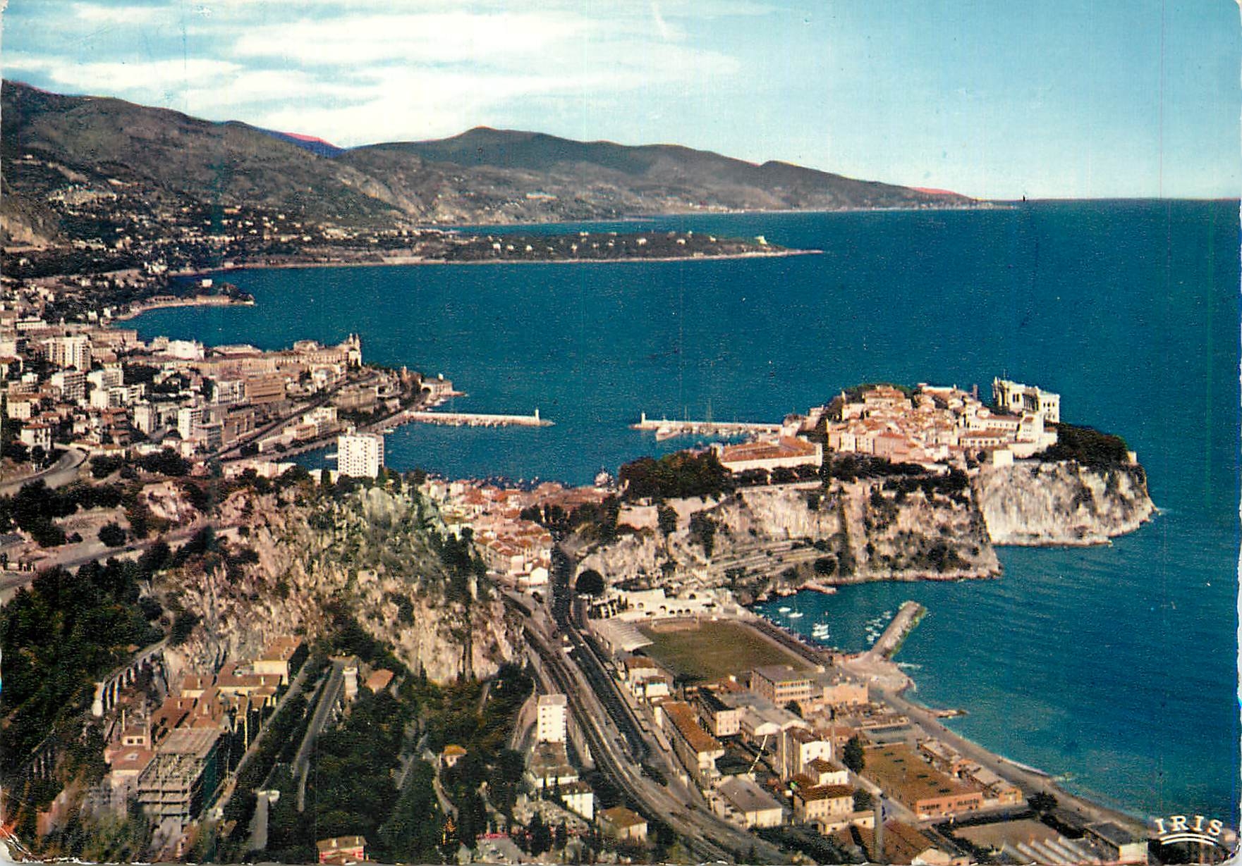 CPM Principaute de Monaco vue Panoramique Au Loin Le Cap Martin et Italie