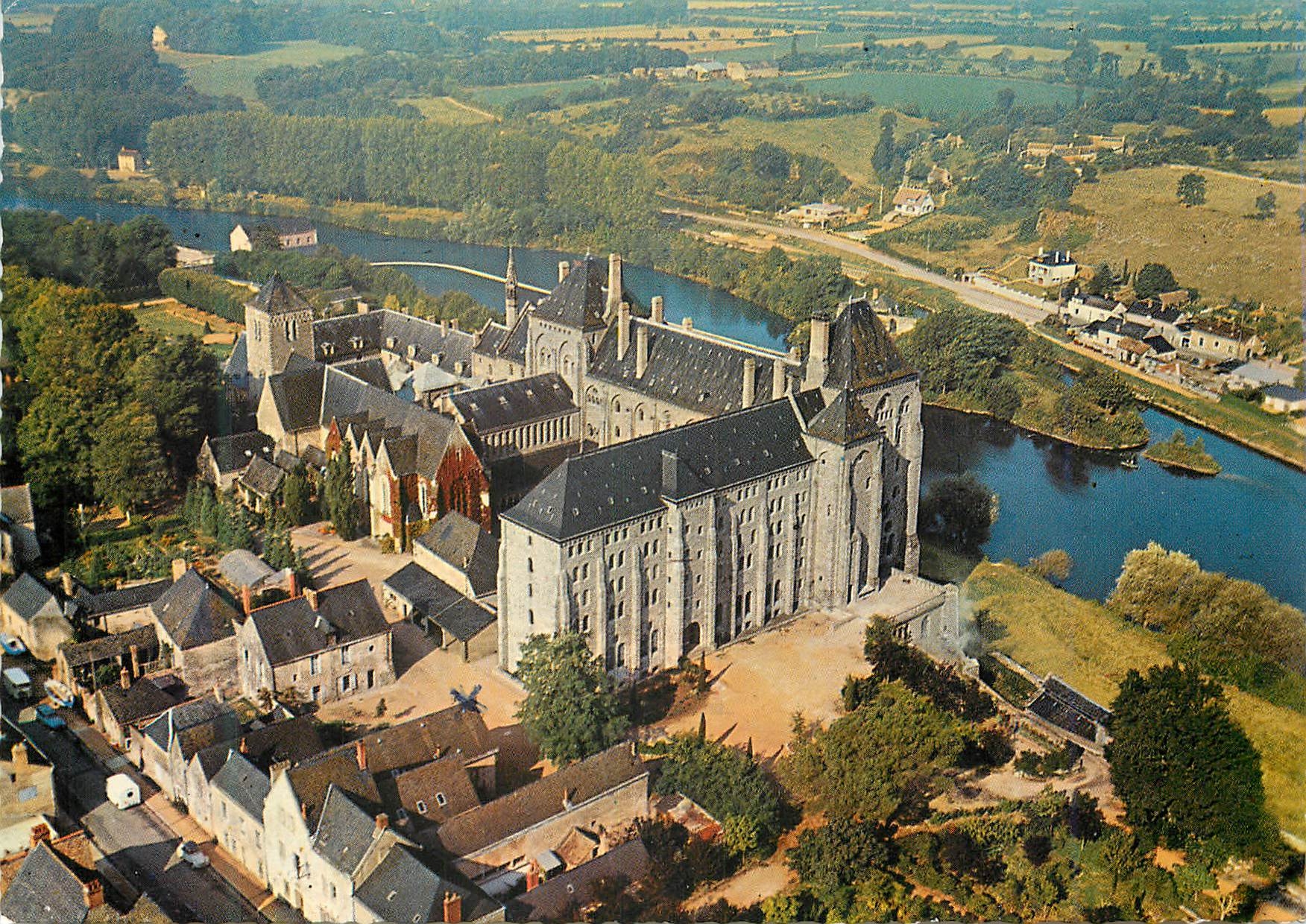 CPM Solesmes (Sarthe) L'Abbaye St Pierre