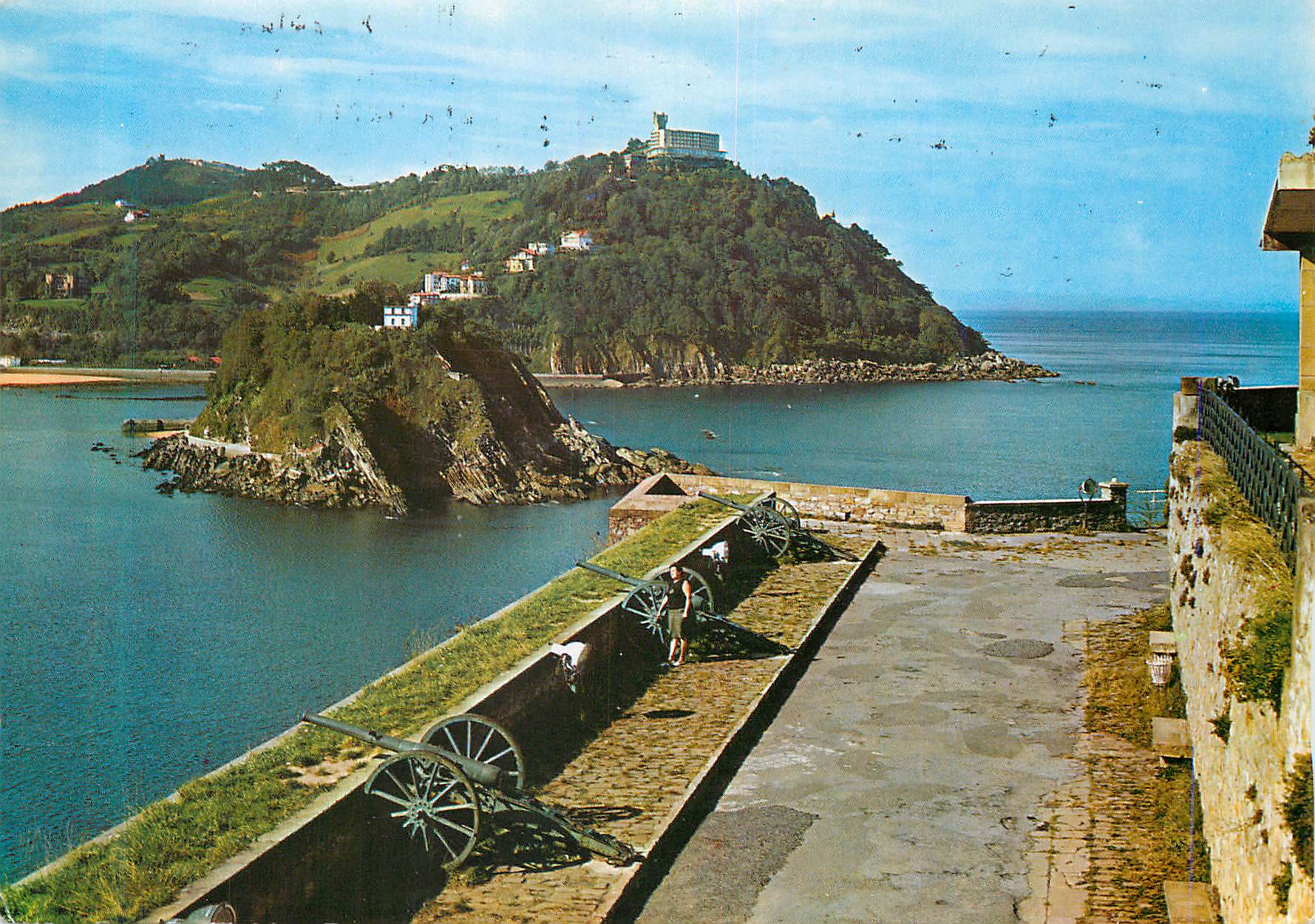 CPM San Sebastian Vue du Mont Urgull