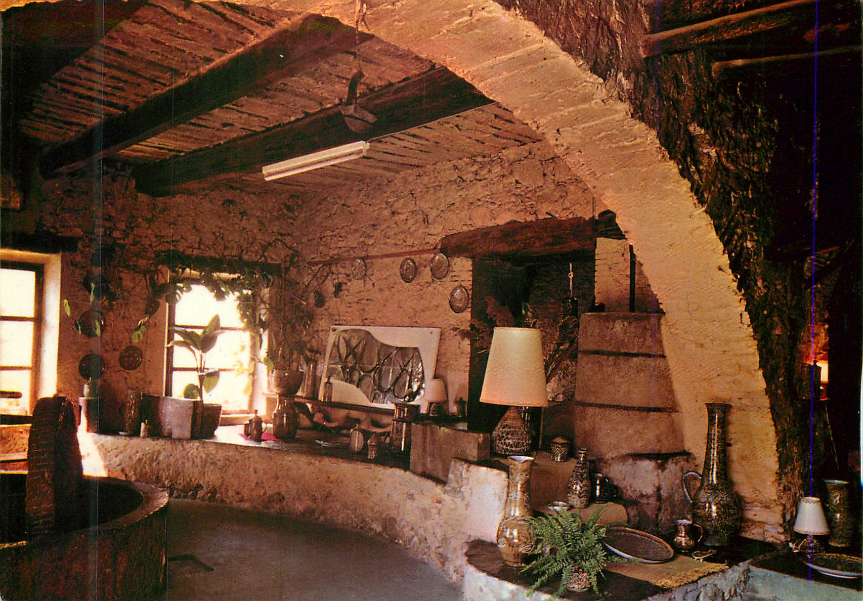 CPM Au Soleil de la Cote d'Azur Vallauris alt 120 m Le Vieux Moulin