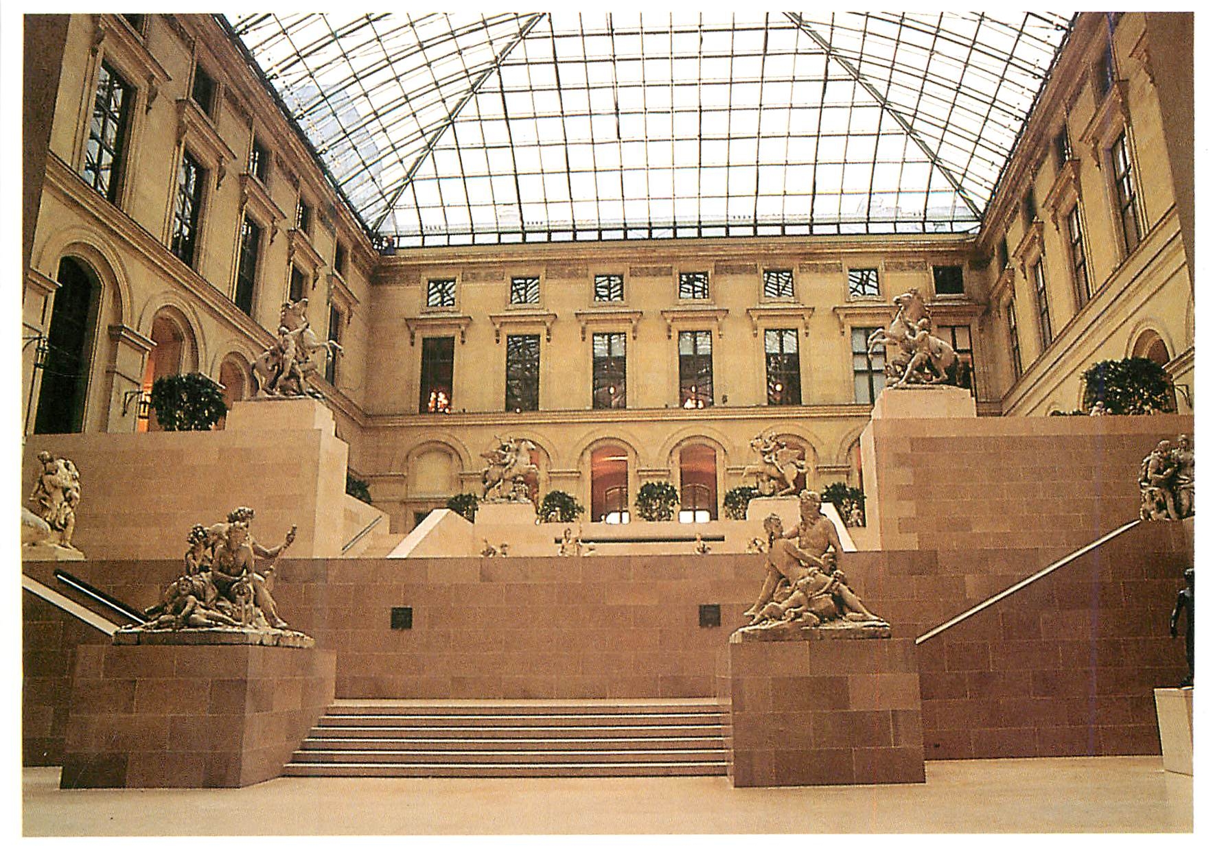 CPM Louvre Departement de Sculptures Cour Marly Vue Generale de Jour