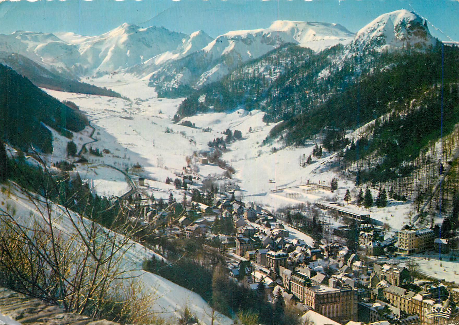 CPM L'Auvergne en Hiver Le Mont Dore Sancy (Alt 1886 m) et le Capucin