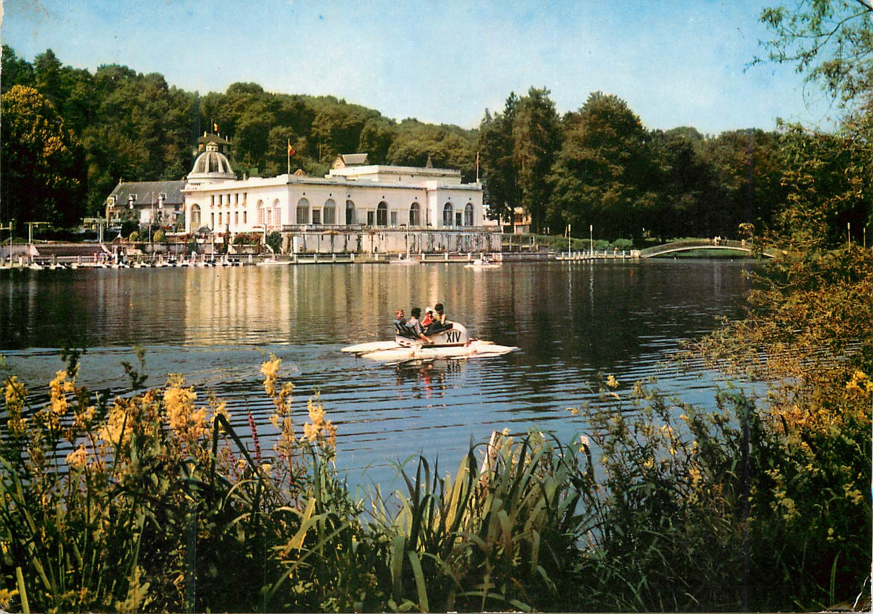 CPM Bagnoles de l'Orne (Orne) Le Casino du Lac