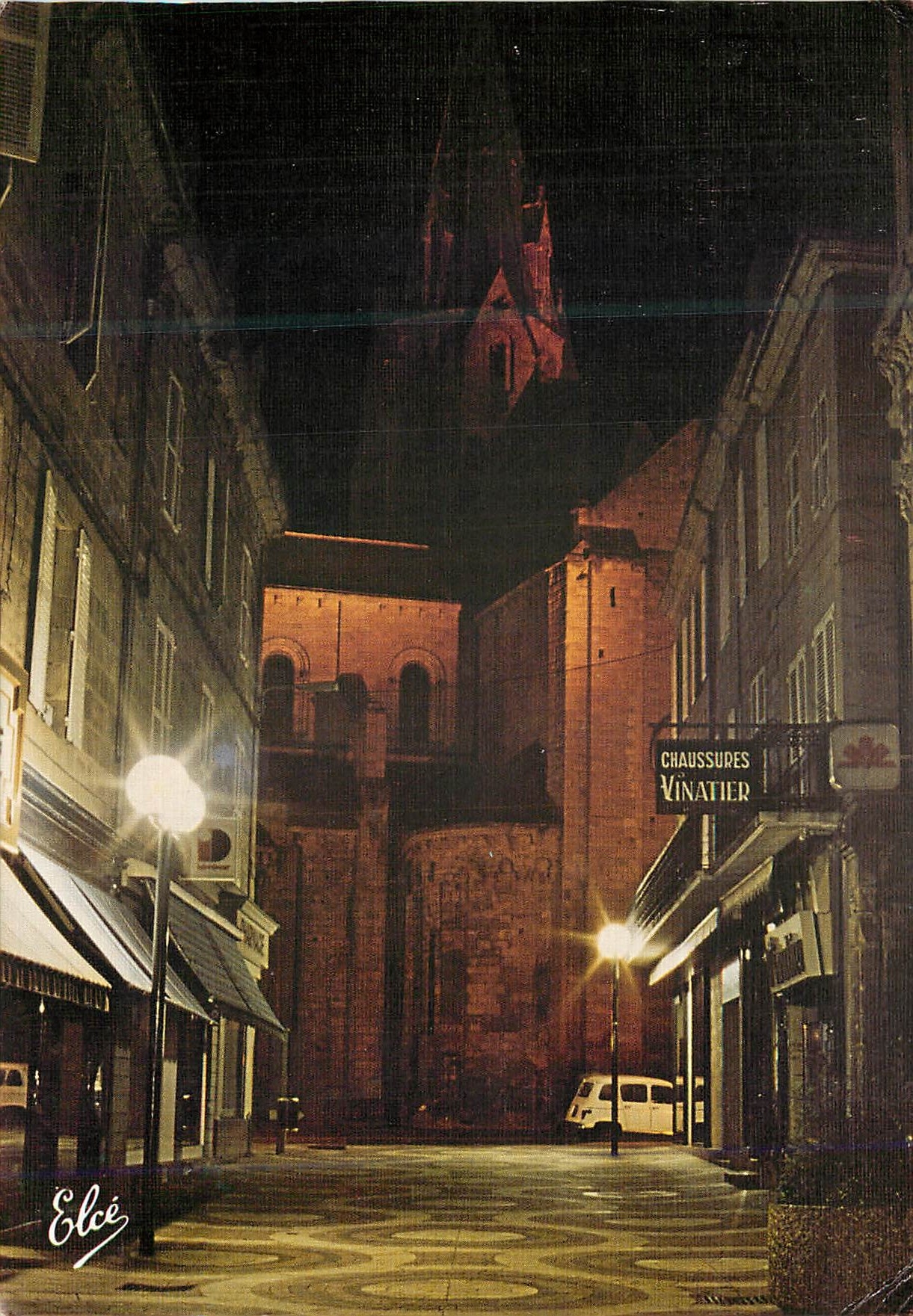CPM Brive la Gaillarde L'Eglise Saint Martin La Nuit Chaussures Vinatier