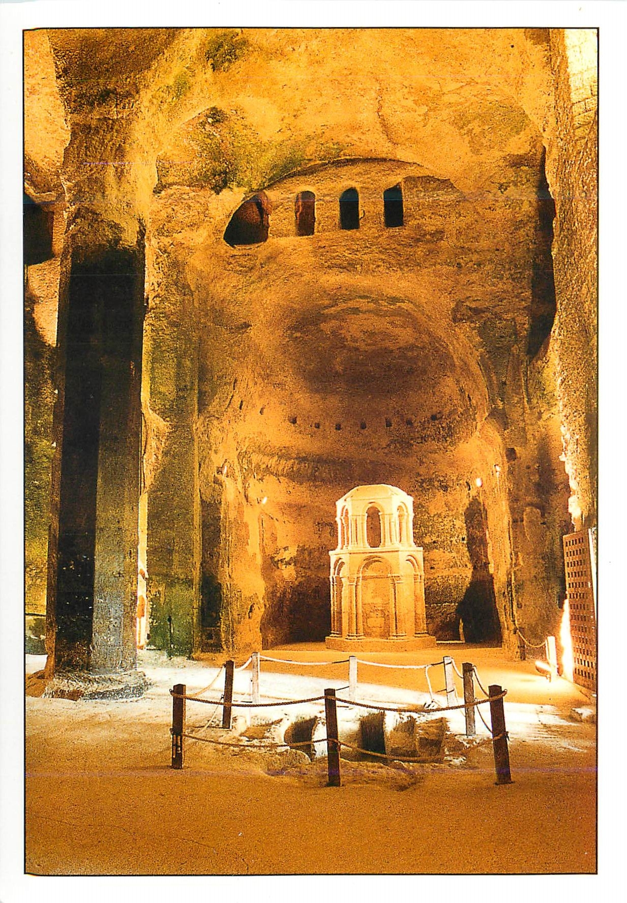 CPM Aubeterre Sur Dronne (Charente) Eglise Monolithe Saint Jean (VIe et XIIe S)