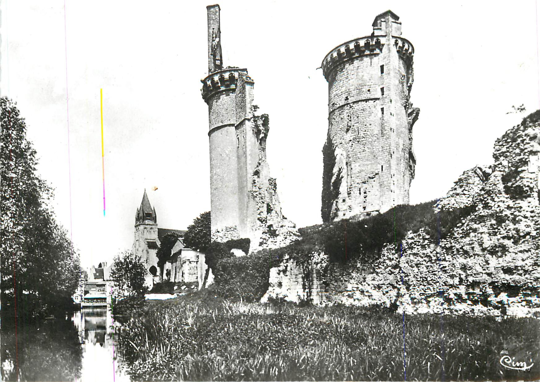 Mehun-sur-Yèvre — Ruines du château de Charles VII — Combier Imp. Macon