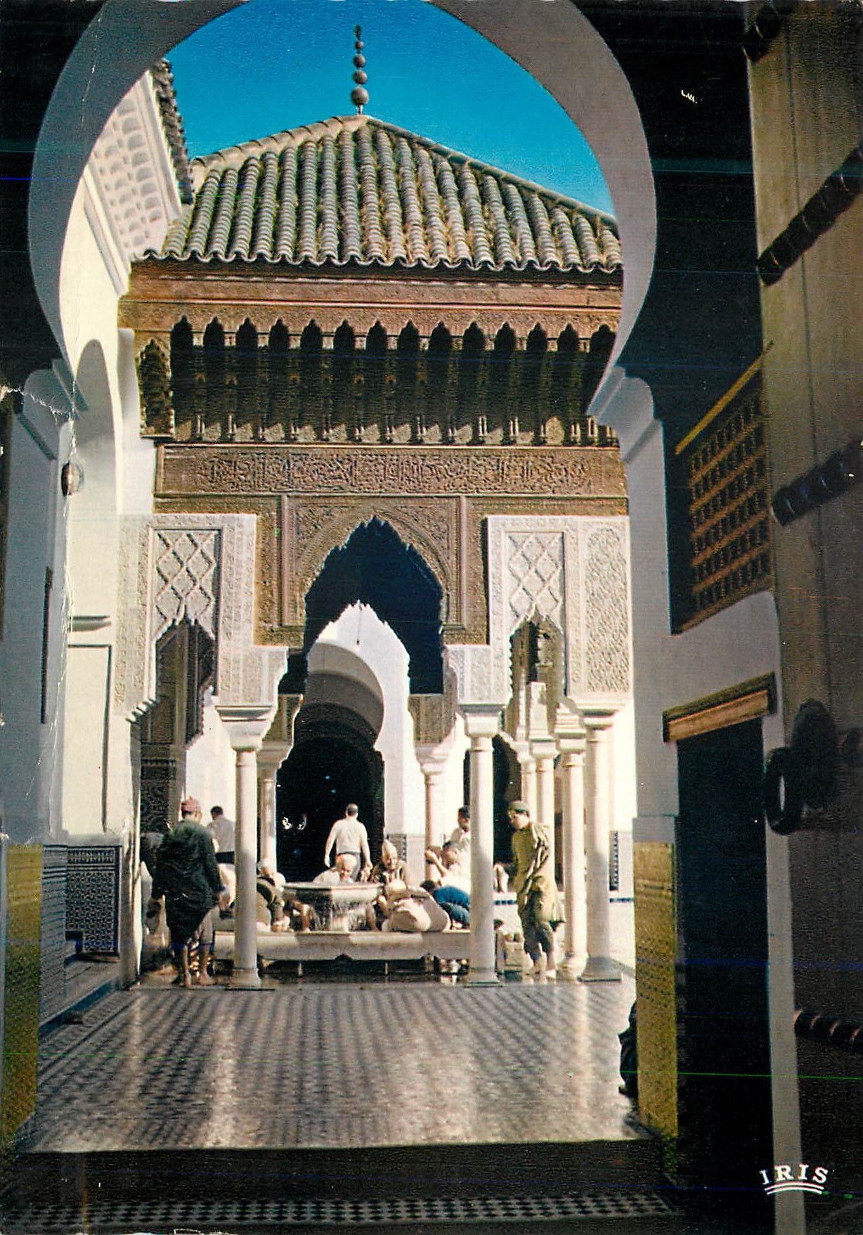 Intérieur de la medersa Karaouine — Marrakech — Éditions « La Cigogne »
