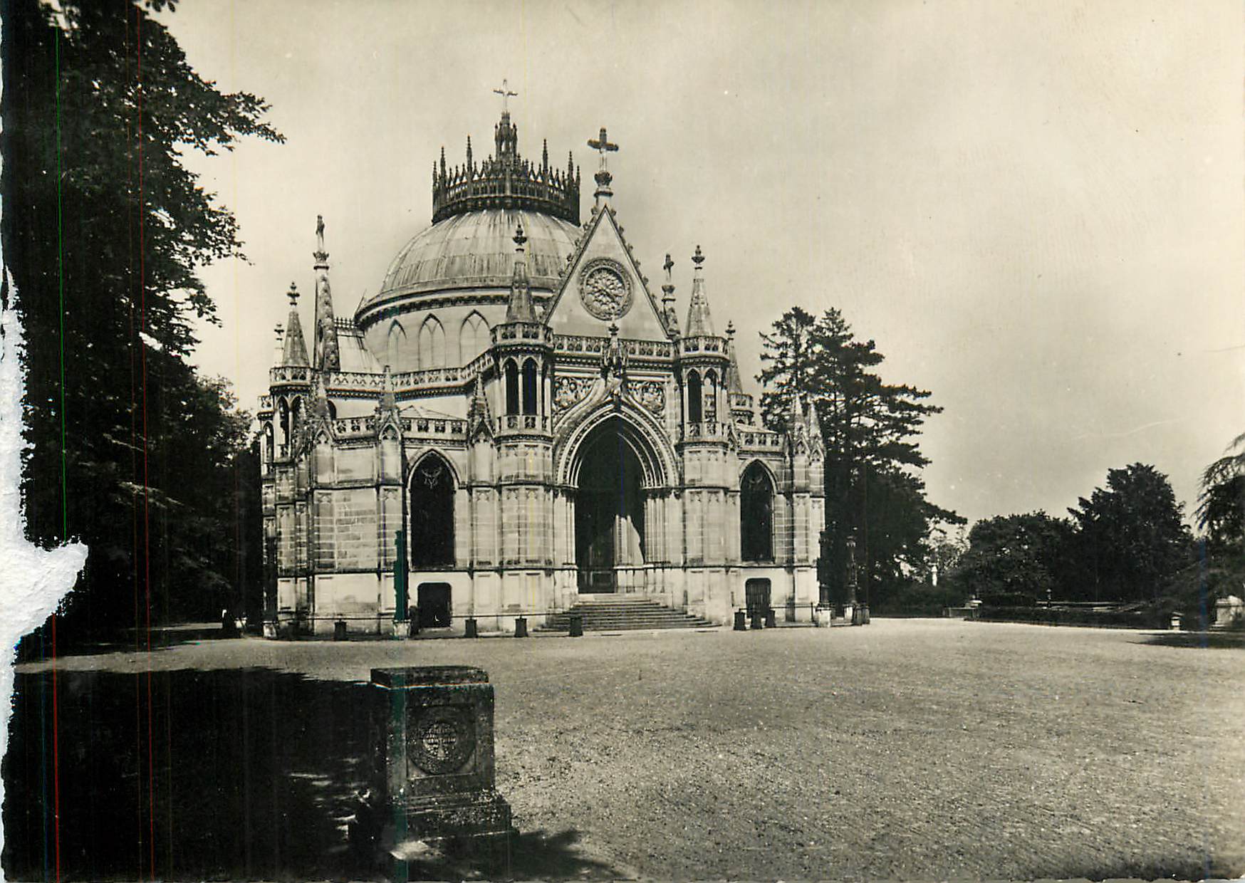 Chapelle Royale de Dreux — Construite en 1816 par la Duchesse d'Orléans, terminée par le Roi Louis Philippe de 1830 à 1843 — Cliché Paul Rozet