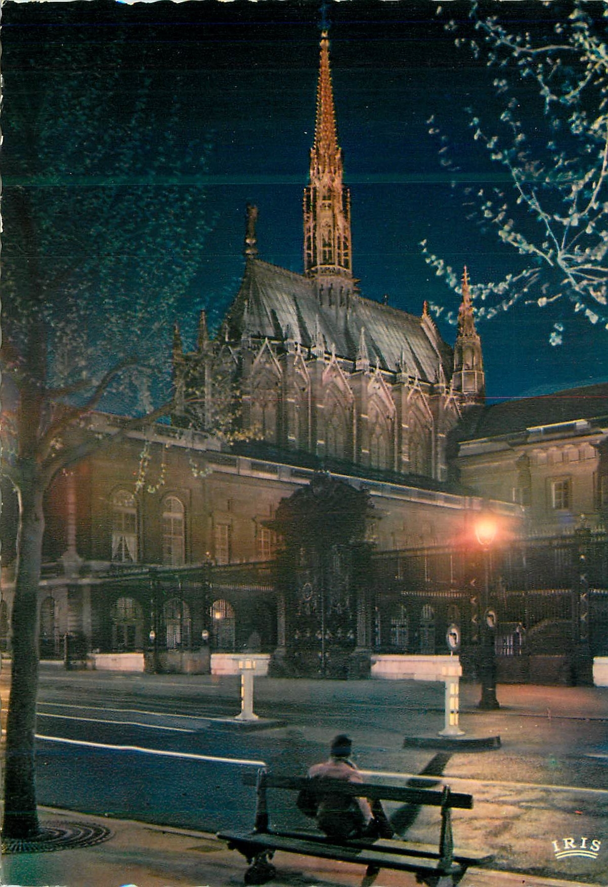 CPM Paris La Sainte Chapelle Illuminee