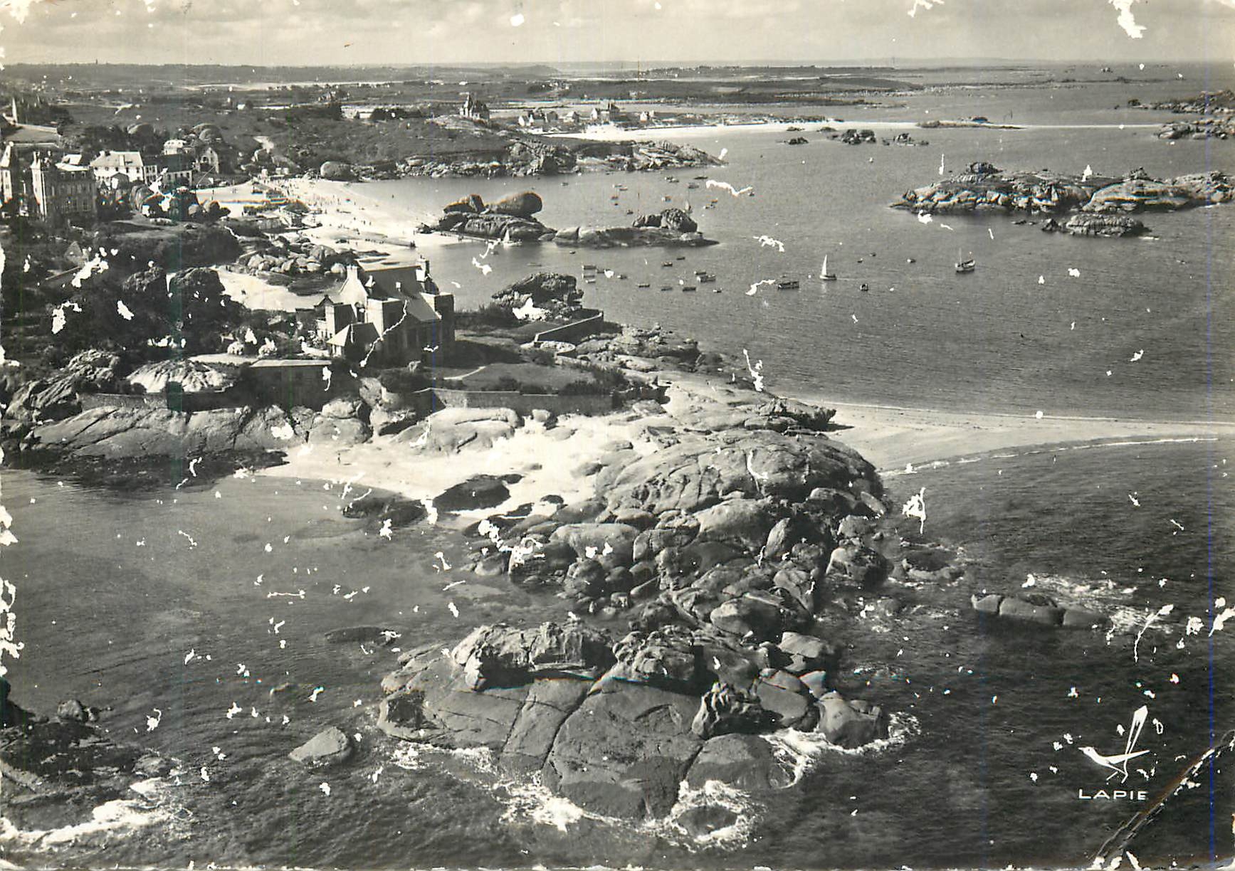 CPM Tregastel Plages (Cotes du Nord) Rochers de Beg Ar Vir Le Port et la Plage