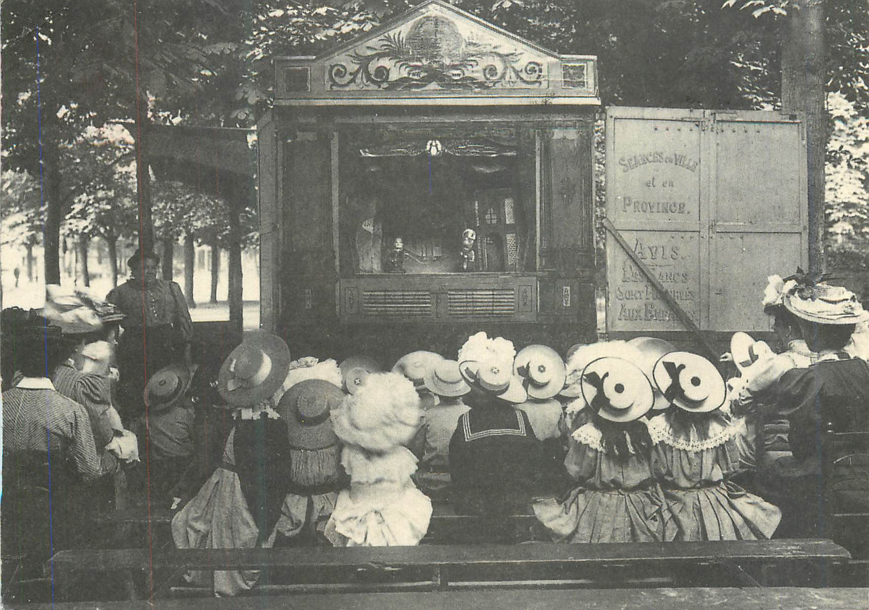 CPM Theatre de Marionnettes sur les Champs Elysees a Paris