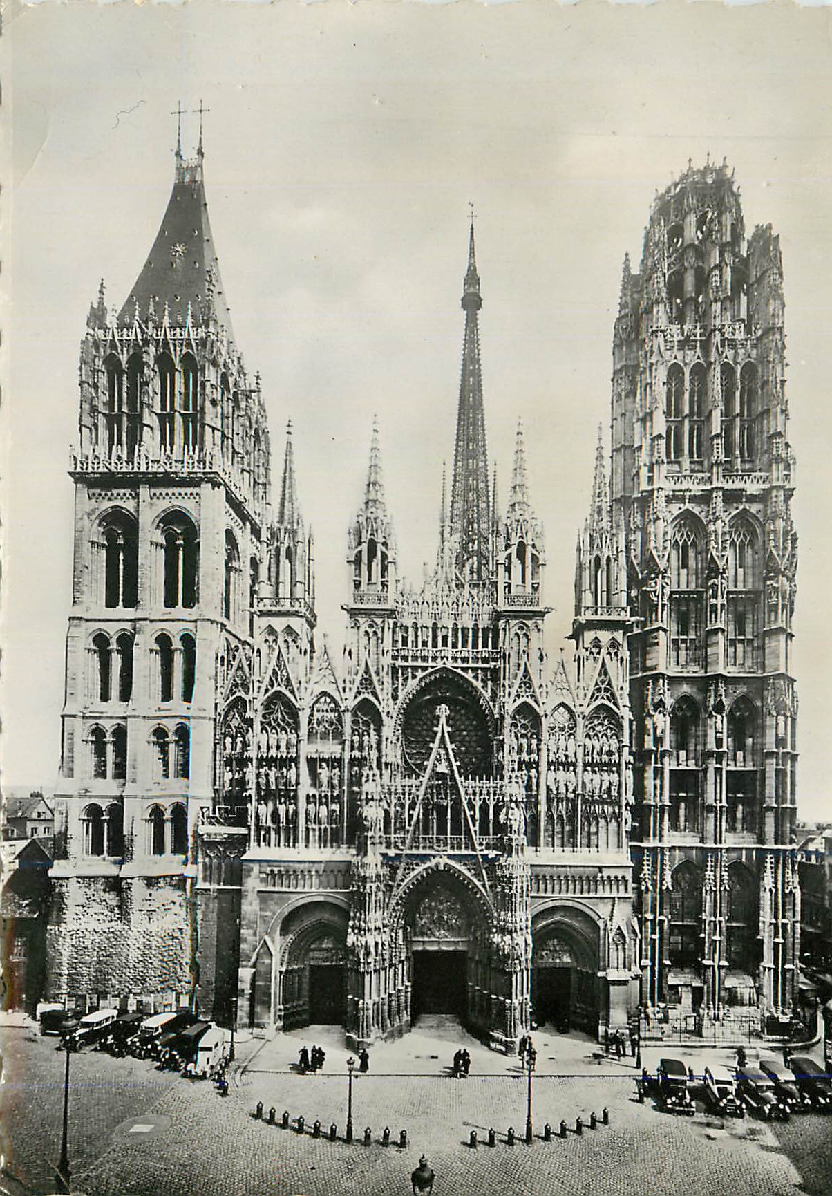 CPM Rouen (Seine Inferieure) La Cathedrale Notre Dame