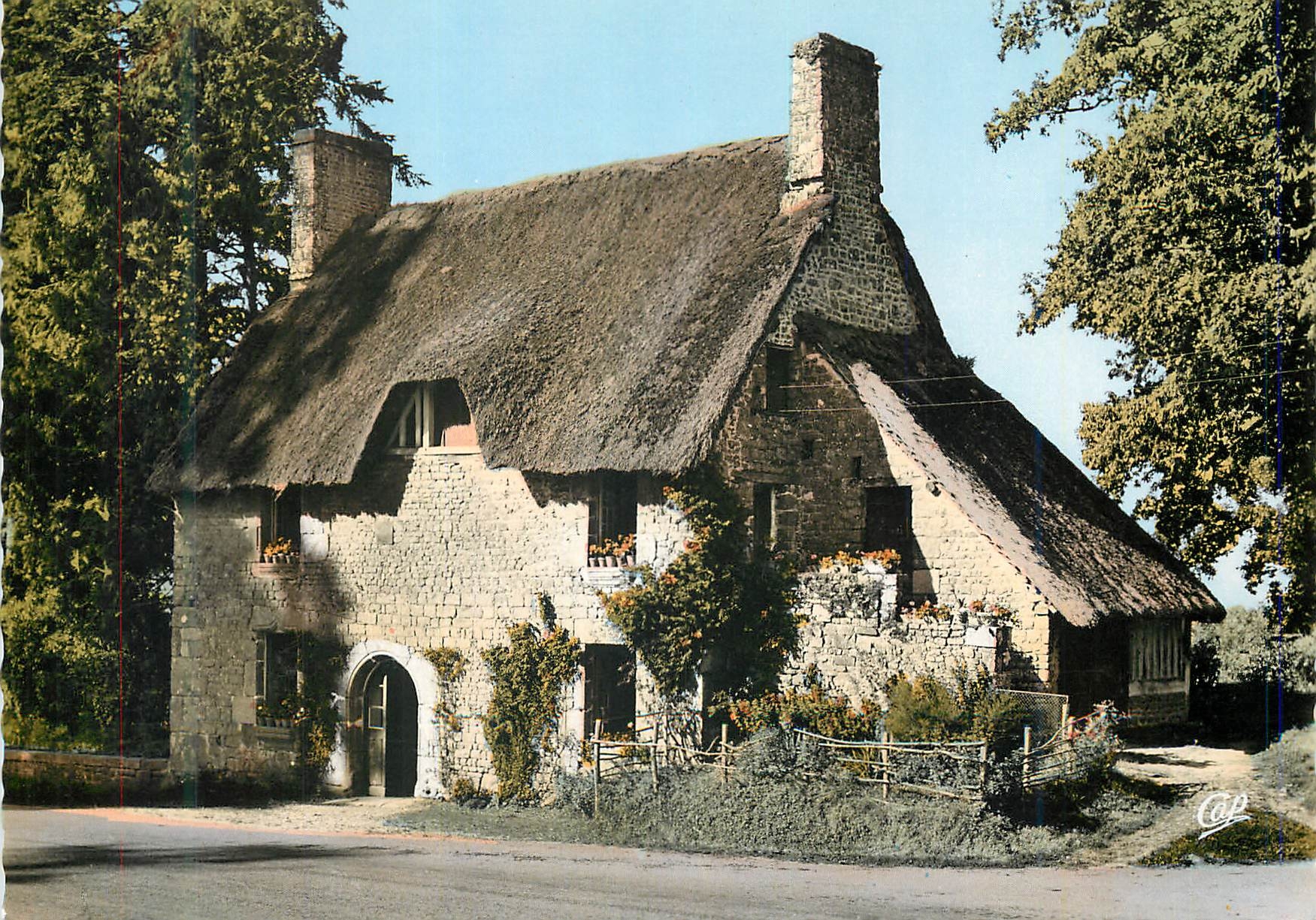 Maison Normande au Toit de Chaume — La Luxuriante Normandie — Letellier, 44, r. des Arts Photomécaniques, Paris