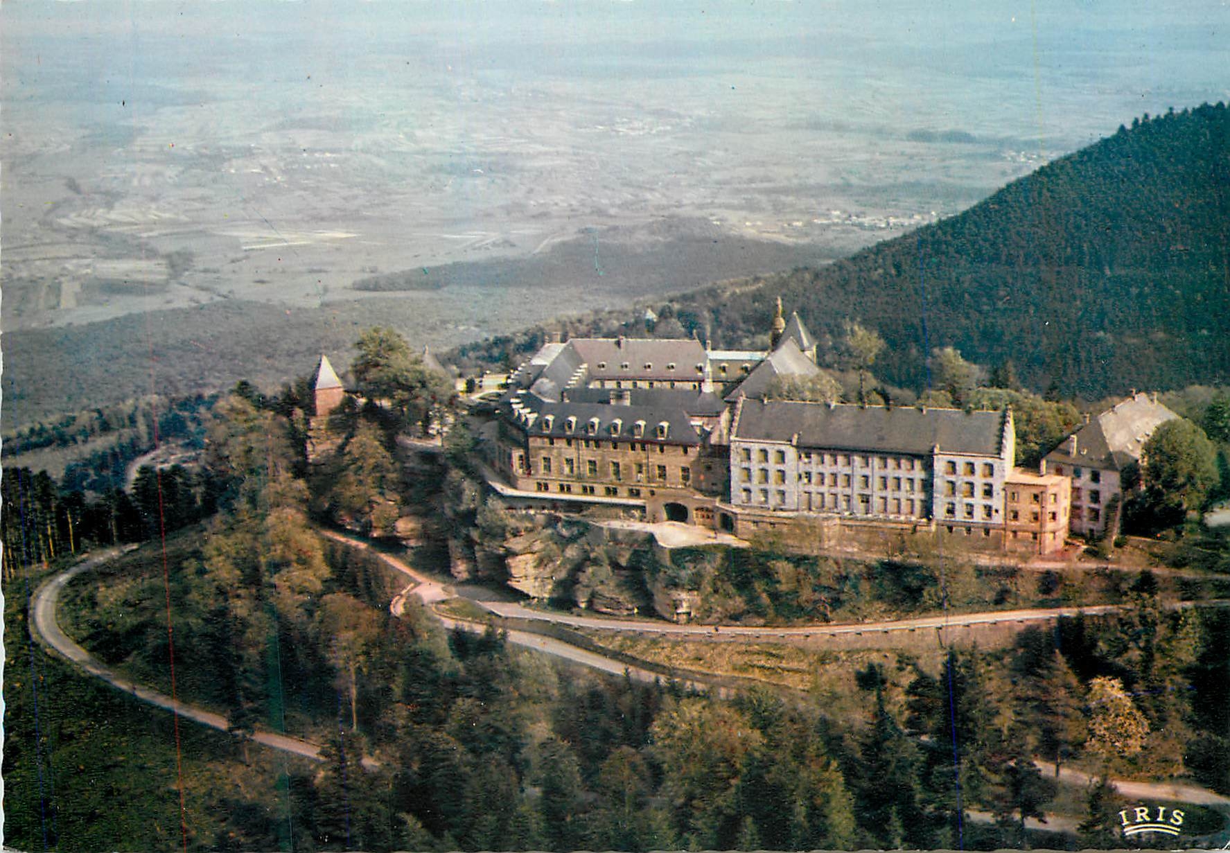 Mont-Sainte-Odile — Le Couvent et la plaine d'Alsace — IRIS