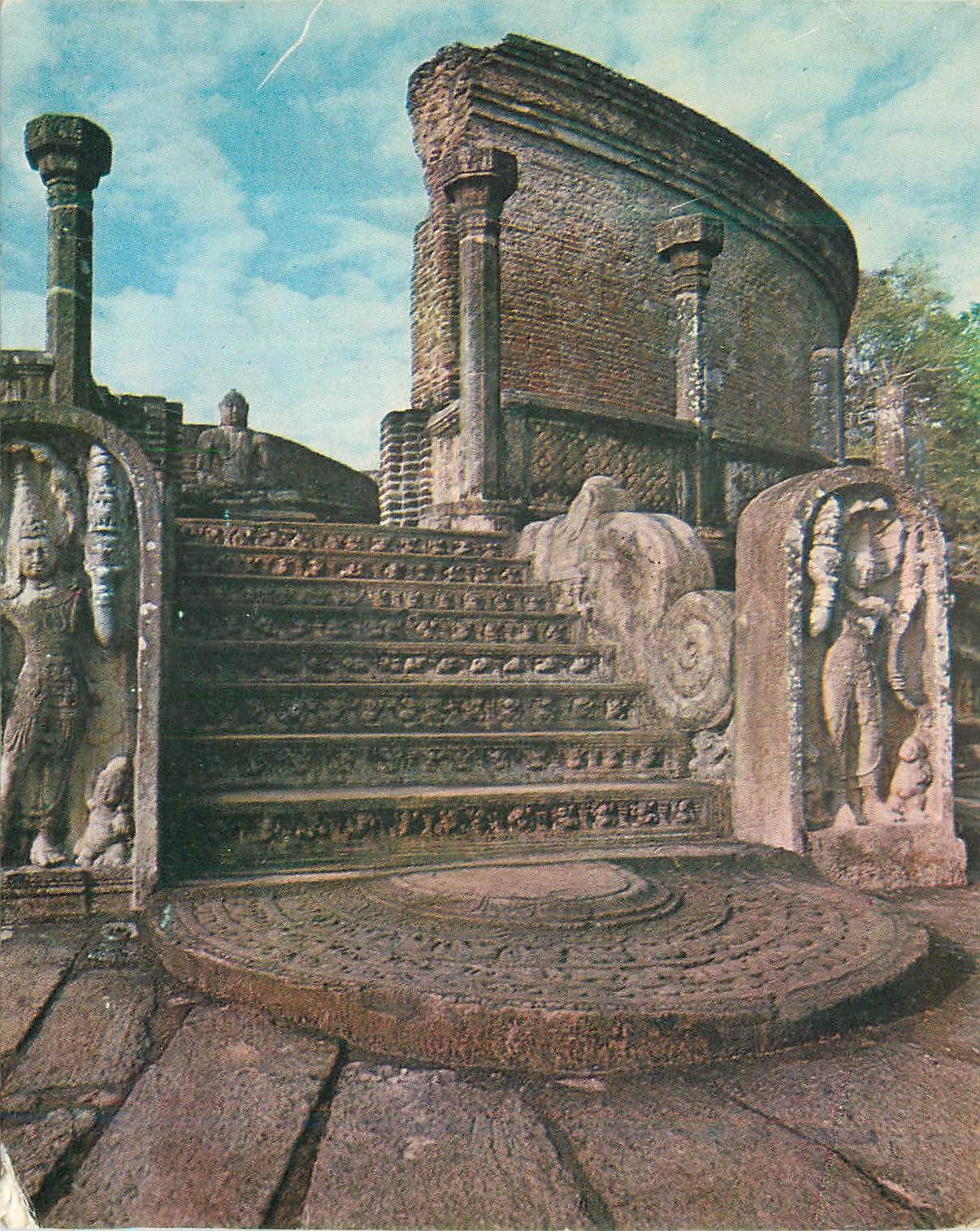 CPM G 134 moonstone et guardstone ruins of polonnaruwa (sri lanka)