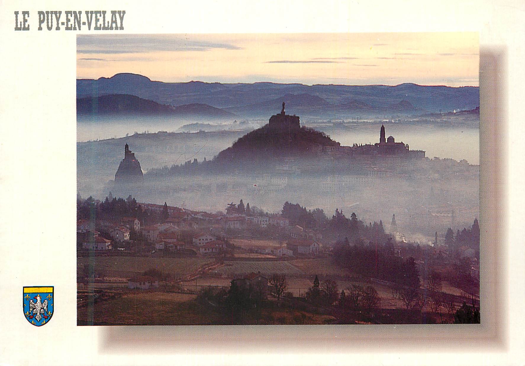 Le Puy-en-Velay — vue générale dans la brume — Ed. Pignol Denis